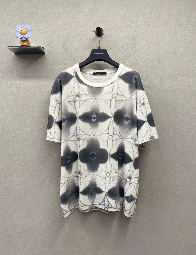 Louis Vuitton Louis Vuitton size 4l Spring/summer 2023 skein printed shor Size US M / EU 48-50 / 2 - 2 Thumbnail