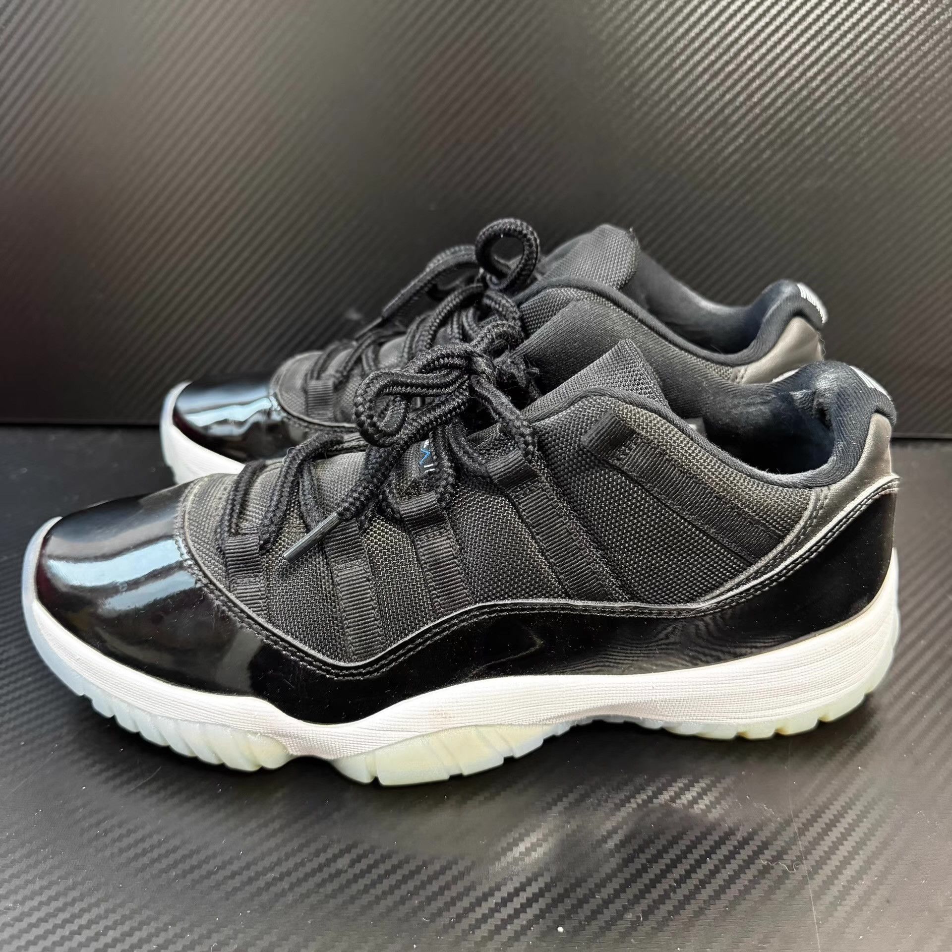 Nike Air Jordan 11 Low Q11 Size US 10 / EU 43 - 1 Thumbnail