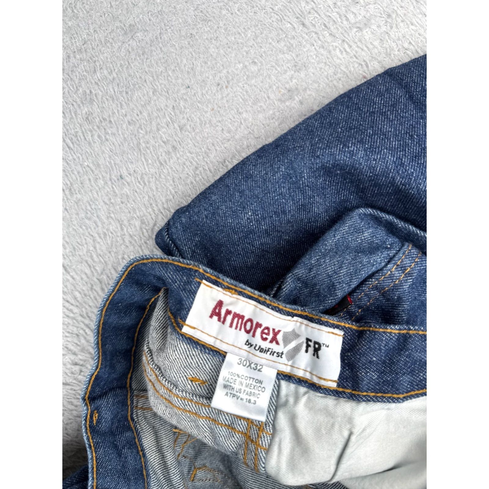 Denime UniFirst Jeans Men 30x32 Blue Denim Straight Leg 5-Pocket Design Regular Fit 30 in Inseam Blue Jeans Men Size US 30 / EU 46 - 6 Thumbnail