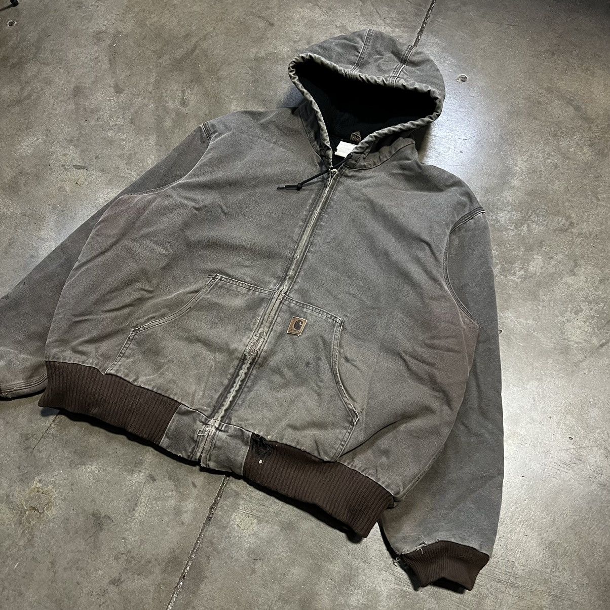 Carhartt × Vintage Vintage Y2K Carhartt Active Jacket Hooded Brown Faded Boxy Size US XL / EU 56 / 4 - 2 Thumbnail