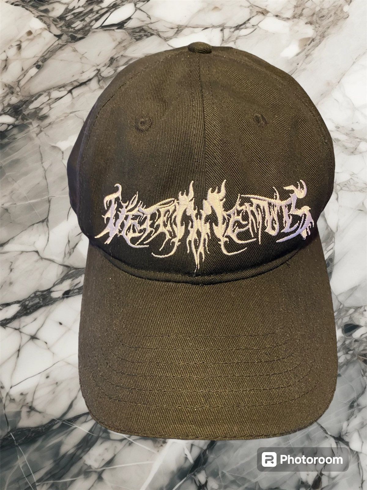 Vetements goth hotsell
