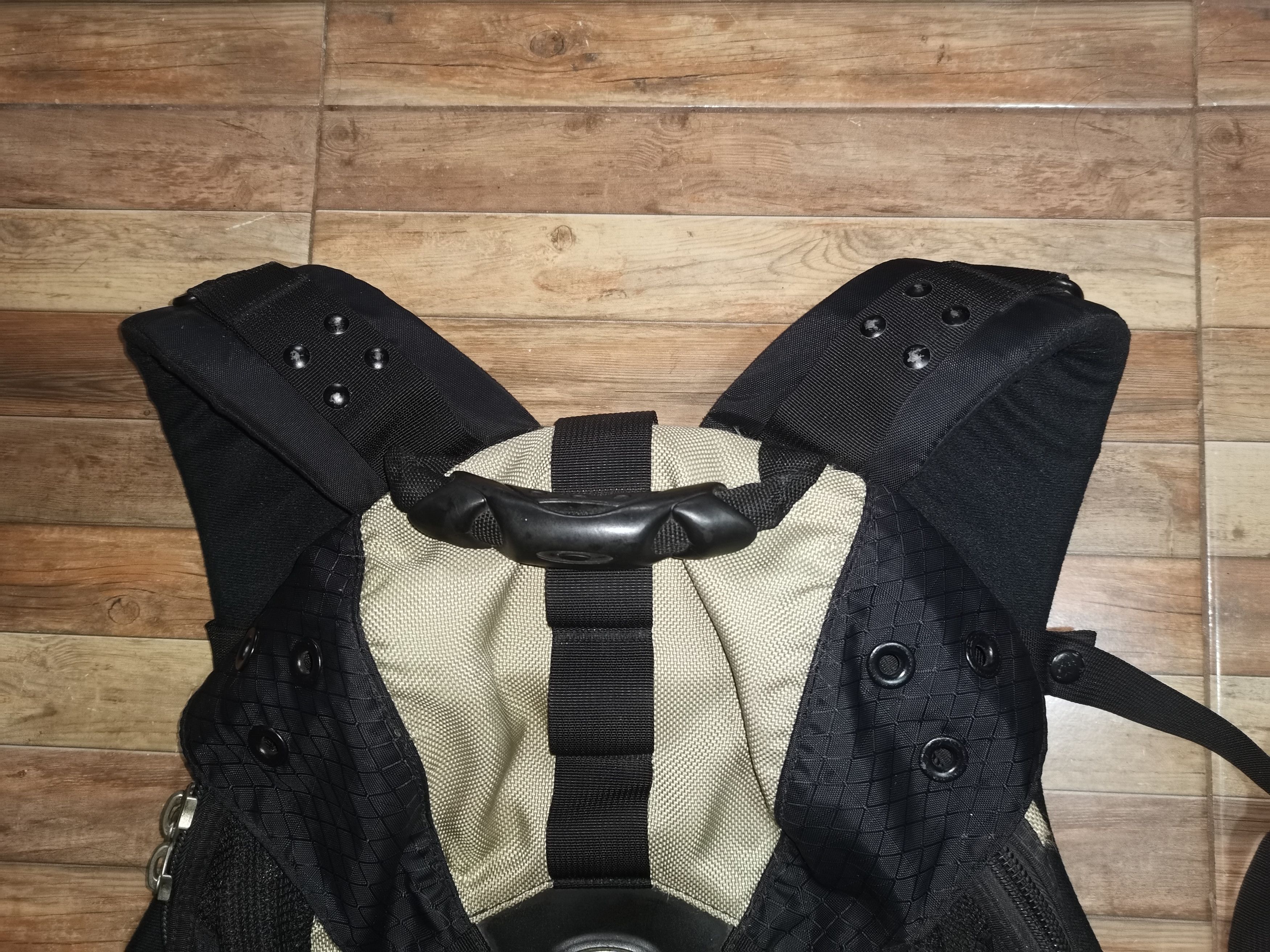 Oakley × Vintage 2000s Oakley Icon 2.0 Backpack Vintage Bag Sandbag Tactical Size ONE SIZE - 6 Thumbnail
