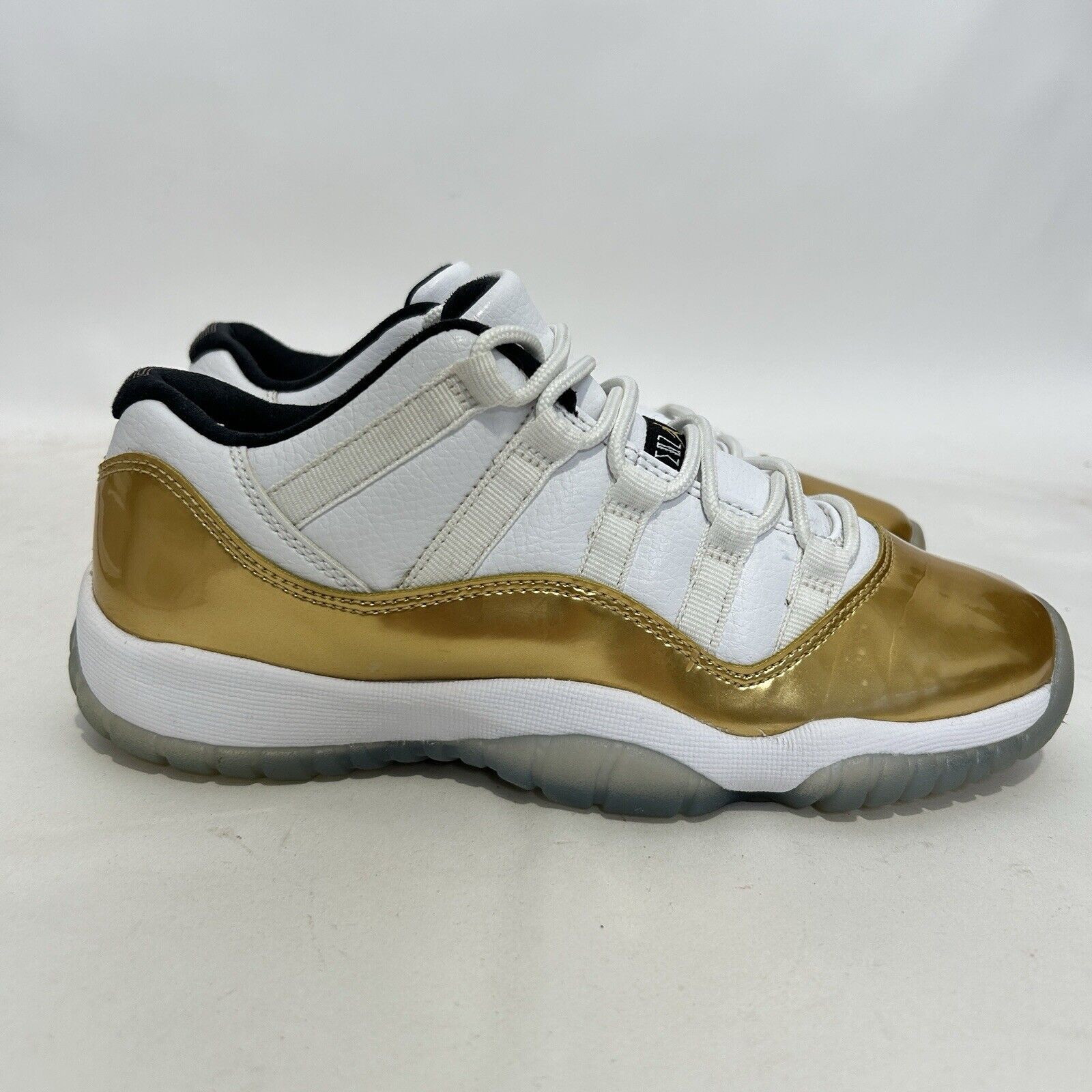 Jordan Brand Nike Air Jordan 11 Retro Low GS “Closing Ceremony” Size US 7 / IT 37 - 2 Thumbnail