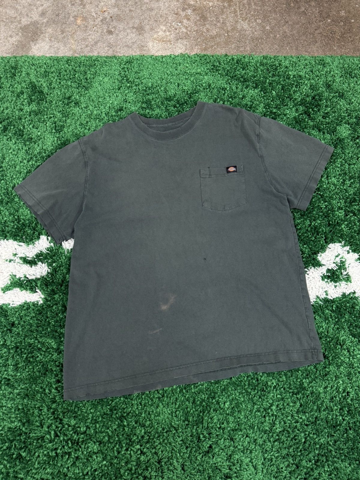 Dickies Distressed Worn Vintage Dickies Forest Green Pocket Tee XL Size US XL / EU 56 / 4 - 1 Thumbnail