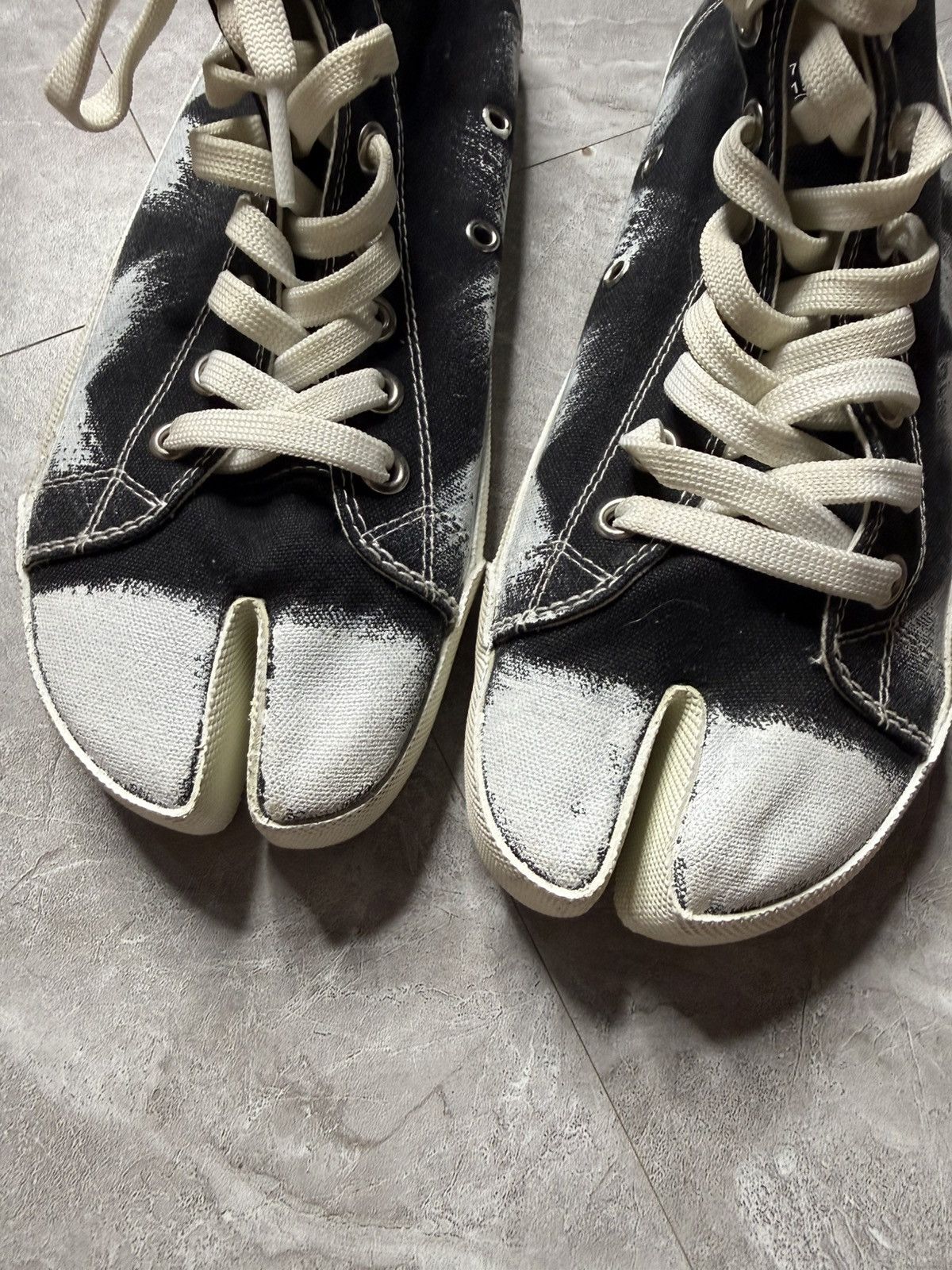 Maison Margiela Maison Margiela S/S 20 Painted Canvas High Top Tabi Sneakers Size US 7 / EU 40 - 3 Thumbnail