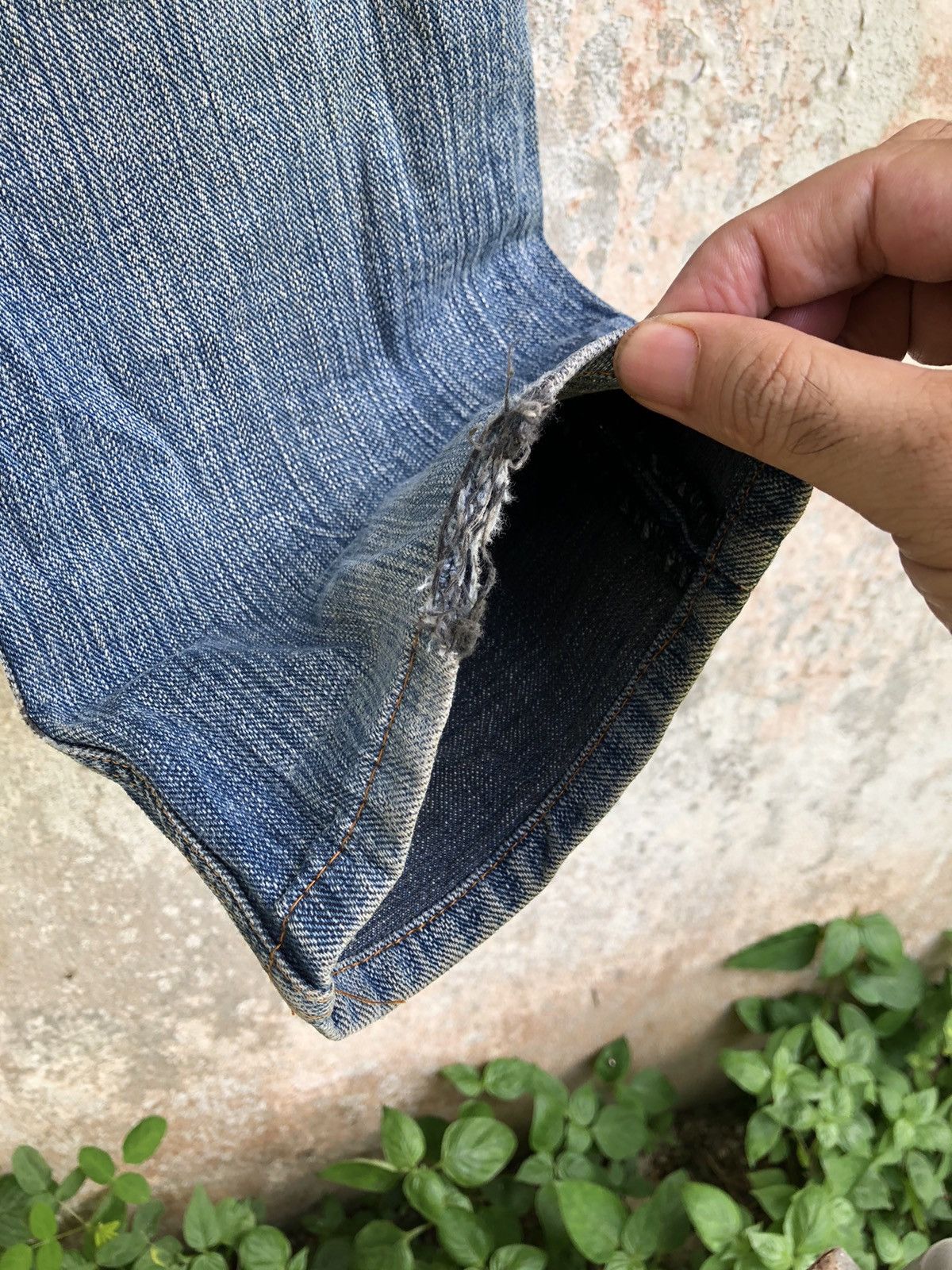 Johnbull × KOJIMA GENES Vintage John Bull Kojima Distressed Knee Ripped Jean Size US 31 - 12 Thumbnail