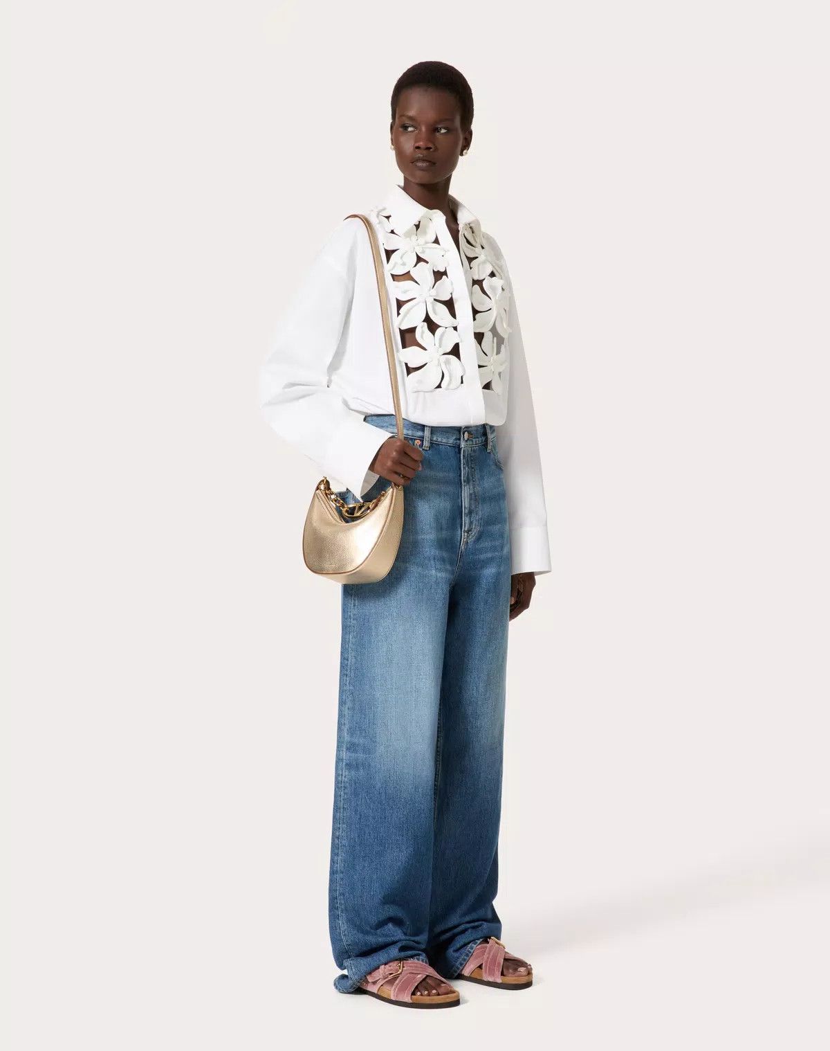 Valentino o1s1wg110625 Embroidered Compact Popeline Shirt in White Size L / US 10 / IT 46 - 3 Thumbnail