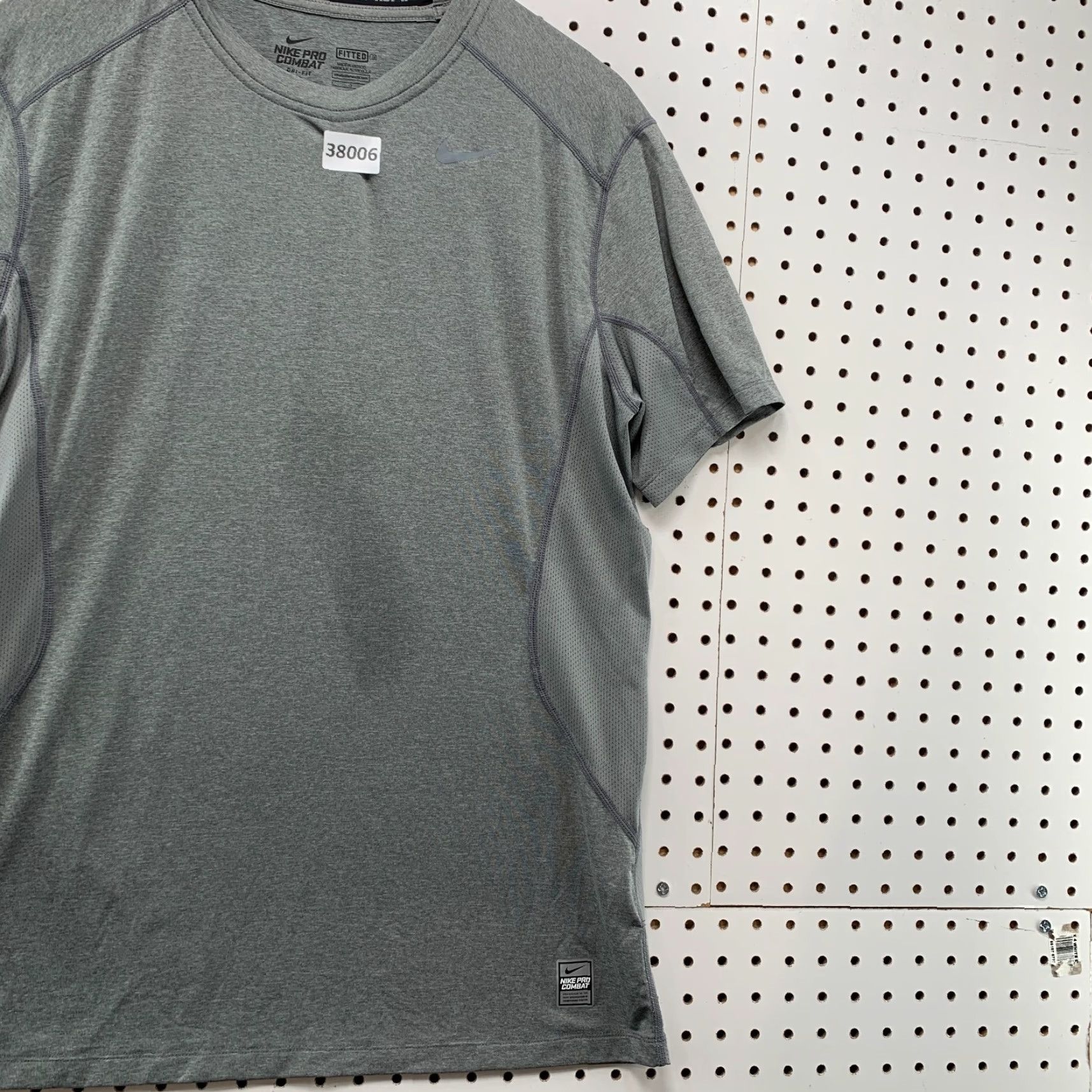 Nike Nike Pro Combat Active Shirt Mens Large Gray Fitted Short Sleeve Crew Neck T-Shirt Compression Athletic 20.5x29 Size US L / EU 52-54 / 3 - 4 Thumbnail