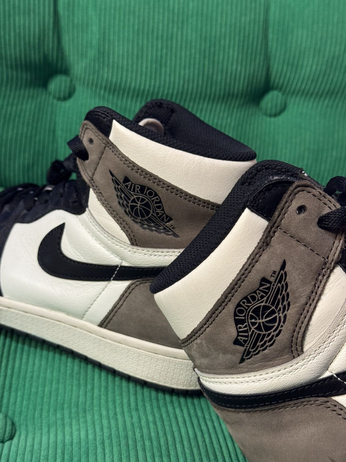 Nike 📍Rare📍Nike Air Jordan 1 High "Mocha" Shoes Size US 9.5 / EU 42-43 - 11 Thumbnail