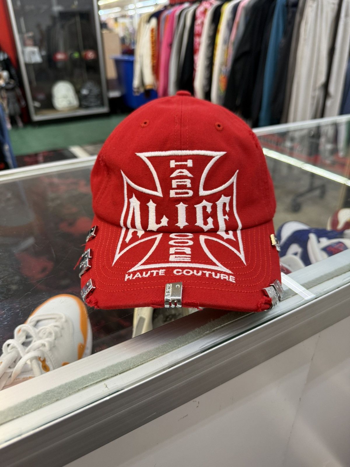 Alice Hollywood Alice hollywood red hat Size ONE SIZE - 1 Thumbnail