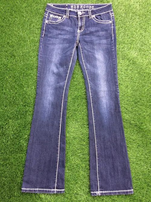 Women's low-rise jeans