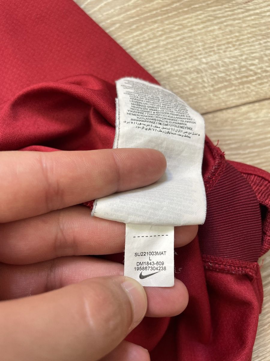 Nike LIVERPOOL 2022 2023 HOME FOOTBALL SHIRT SOCCER JERSEY Size L Size US L / EU 52-54 / 3 - 7 Thumbnail