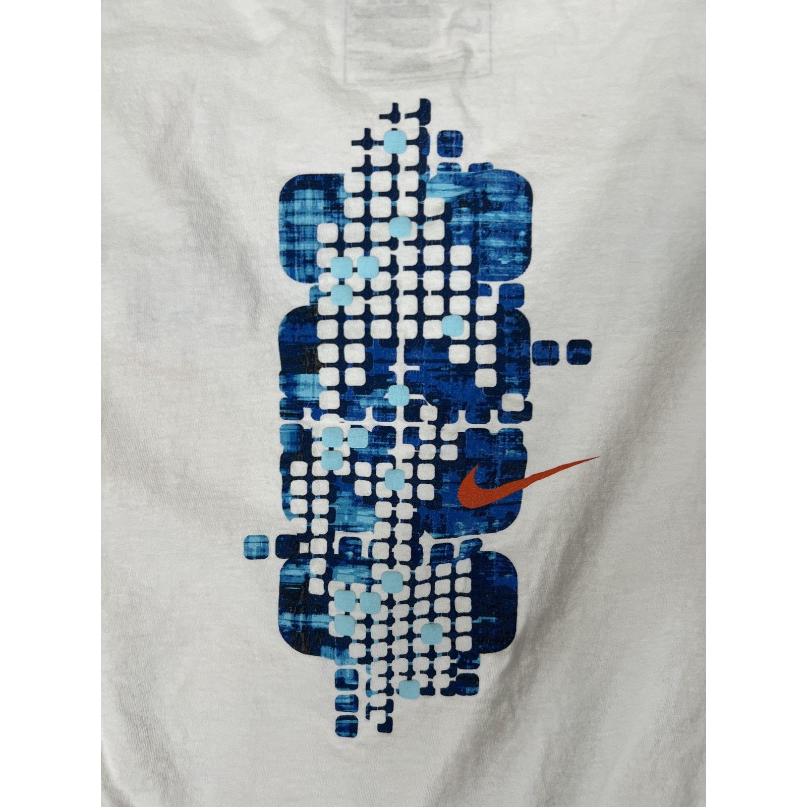 Nike VTG Nike Shirt Mens XL White Sleeveless Y2K Graphic Muscle T Size US XL / EU 56 / 4 - 10 Thumbnail