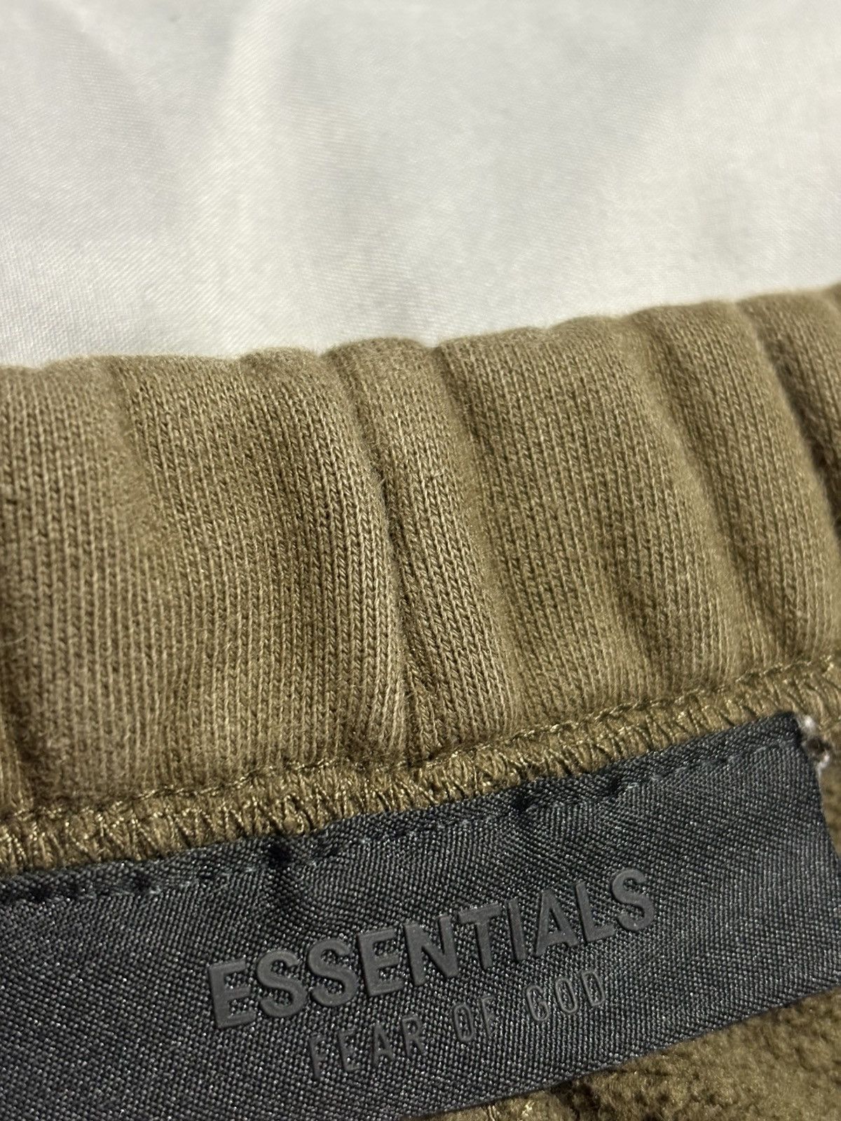 Essentials 26” FW24 Fear of God Essentials Sweatpants olive green khaki Size 26" / US 2 / IT 38 - 5 Thumbnail