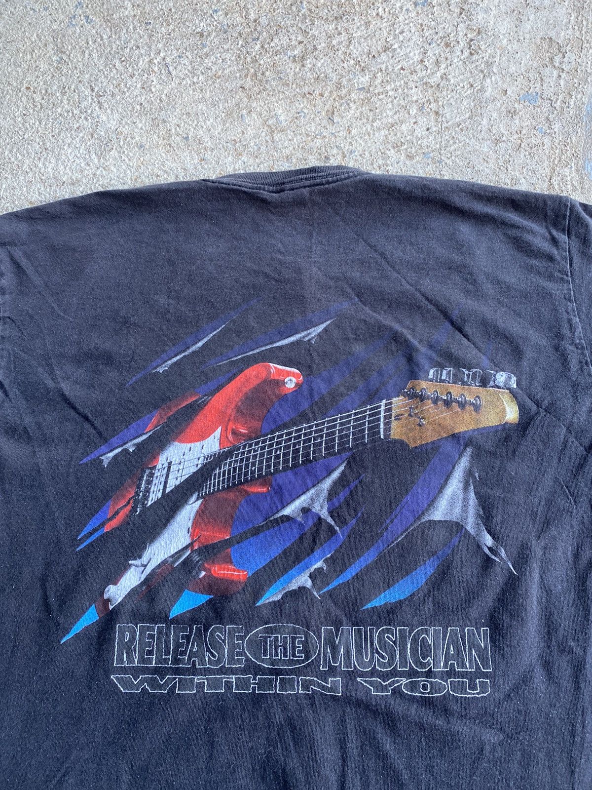 Band Tees × Vintage Vintage Y2K Guitar Musician Faded Shirt Size US L / EU 52-54 / 3 - 3 Thumbnail