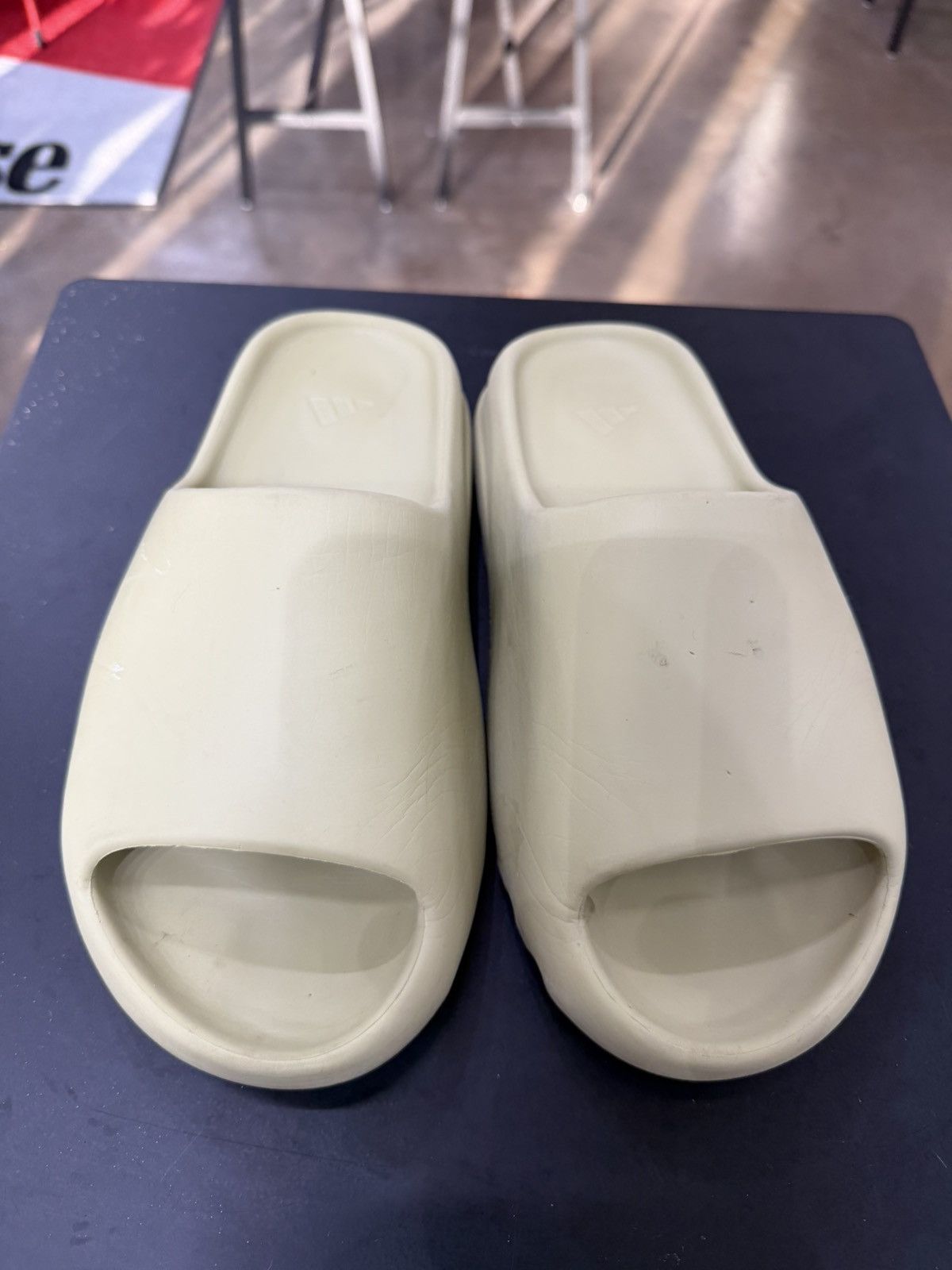 Yeezy Adidas Yeezy Slide Resin Size 9 Size US 9 / EU 42 - 2 Thumbnail