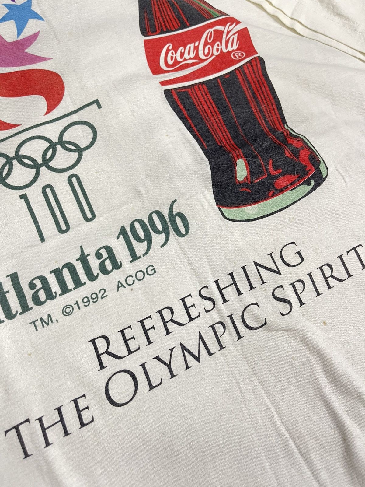 Vintage COCA COLA ATLANTA 1996 REFRESHING THE OLYMPIC SPIRIT Tee Size US XL / EU 56 / 4 - 4 Thumbnail