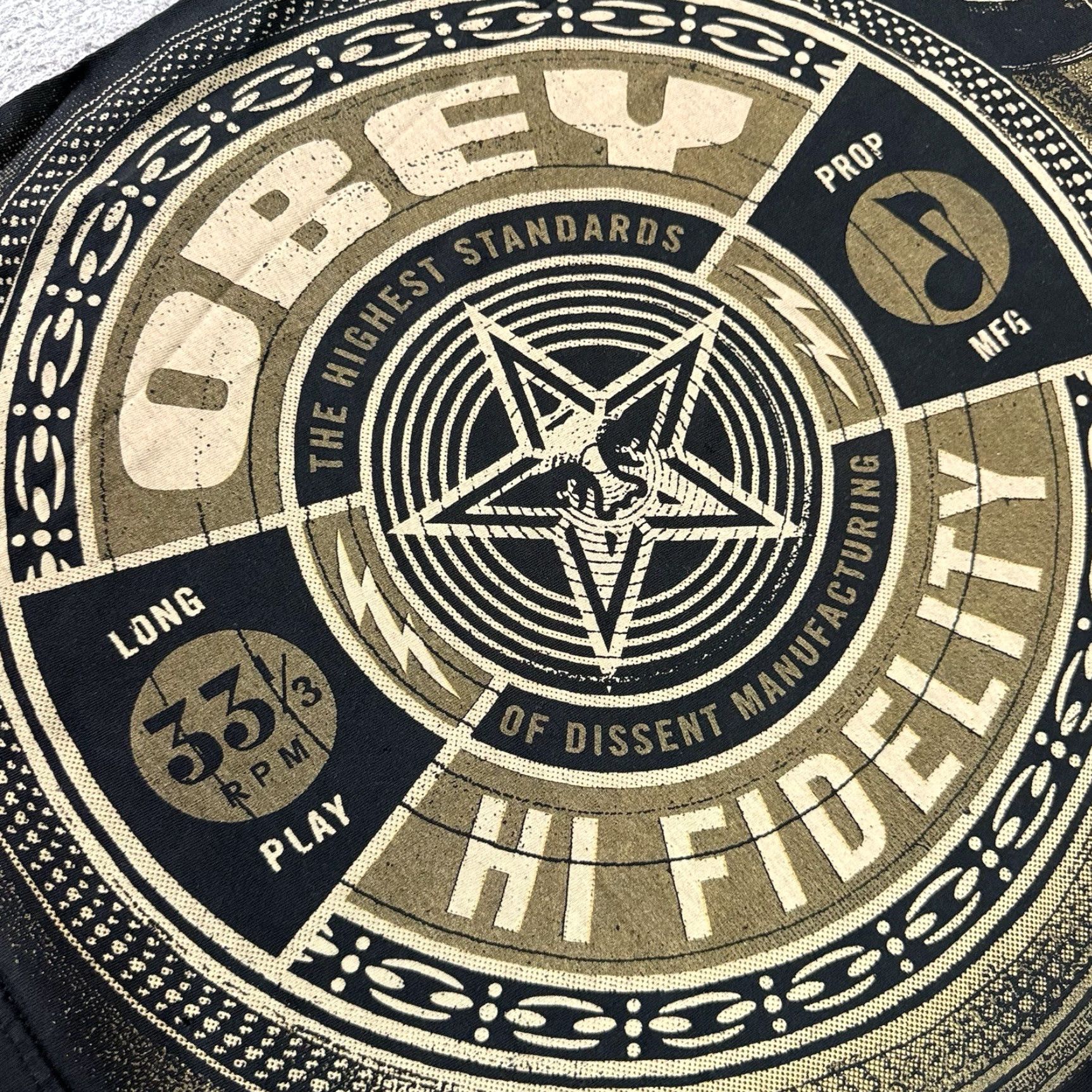 Obey OBEY T Shirt Adult Large Black Turntable Records Hi Fidelity AOP Streetwear Rare Size US L / EU 52-54 / 3 - 3 Thumbnail