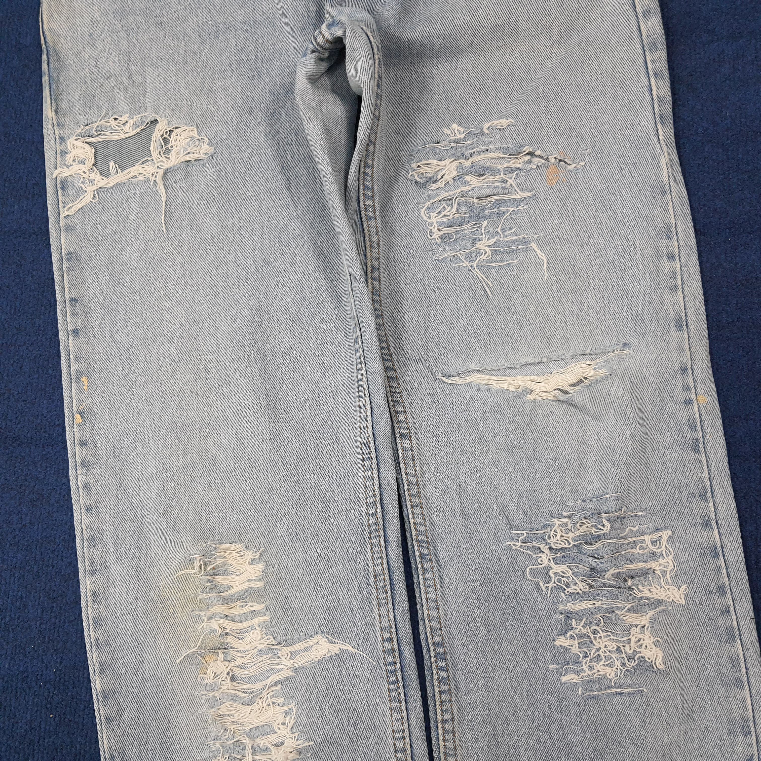 Levi's Vintage Levi's 505 Distressed Jeans C272N28 Size US 32 / EU 48 - 3 Thumbnail