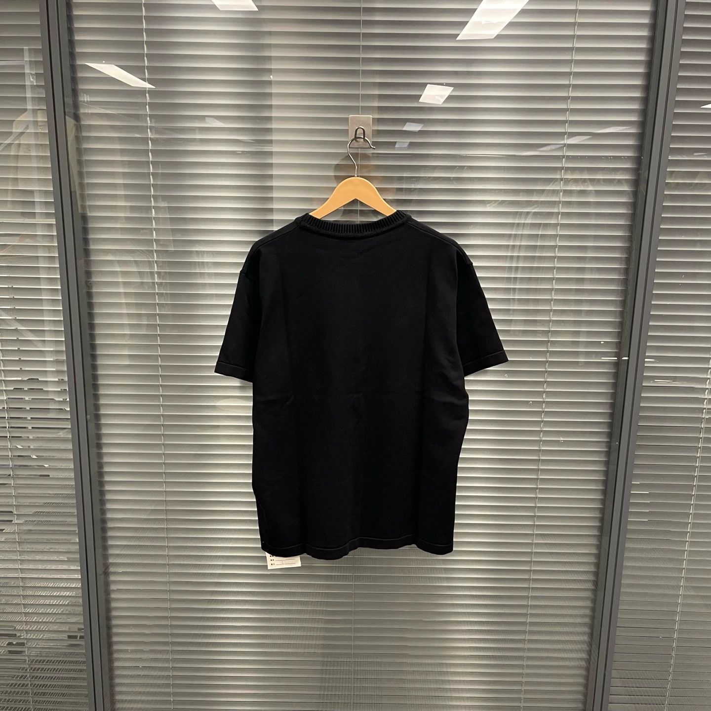 Louis Vuitton LV Black Pin Short Sleeve L New Size US L / EU 52-54 / 3 - 2 Thumbnail