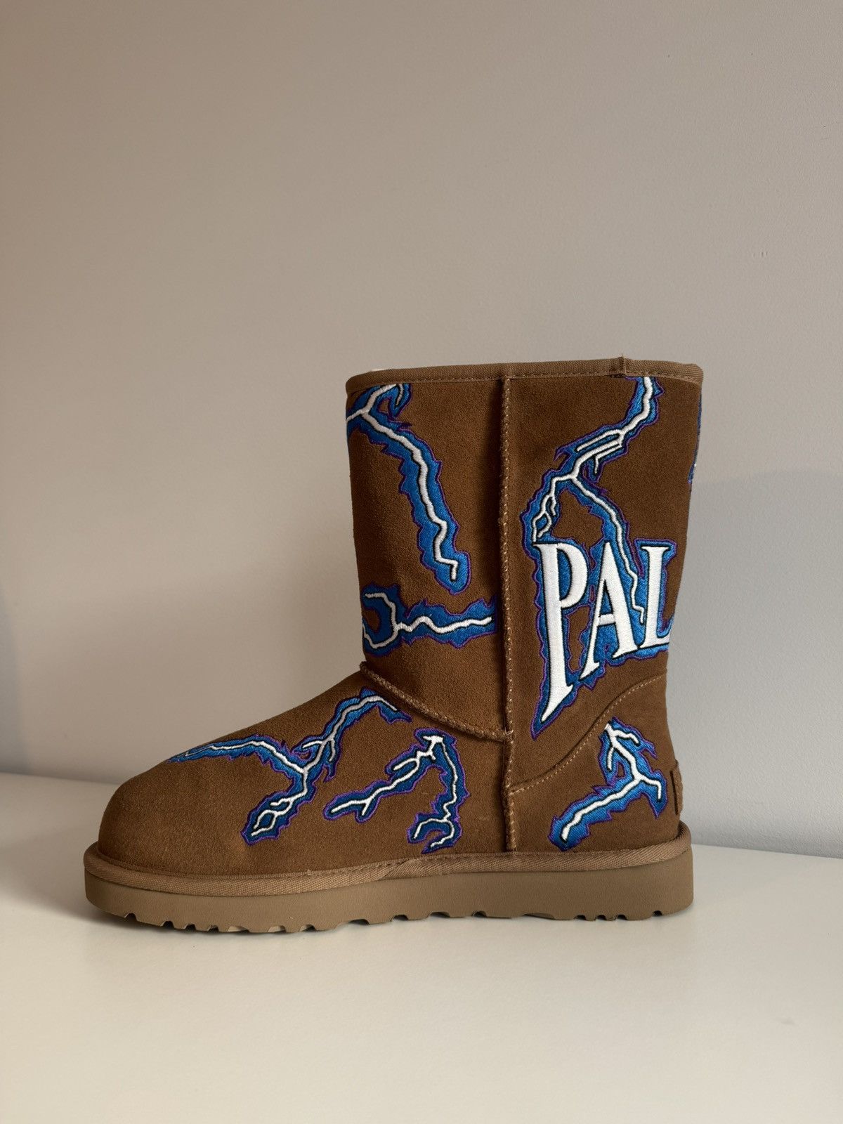Palace × Ugg ✅ US 9 Palace x UGG Lightning Chestnut Brown Boots EU42 UK8 Size US 9 / EU 42 - 4 Thumbnail