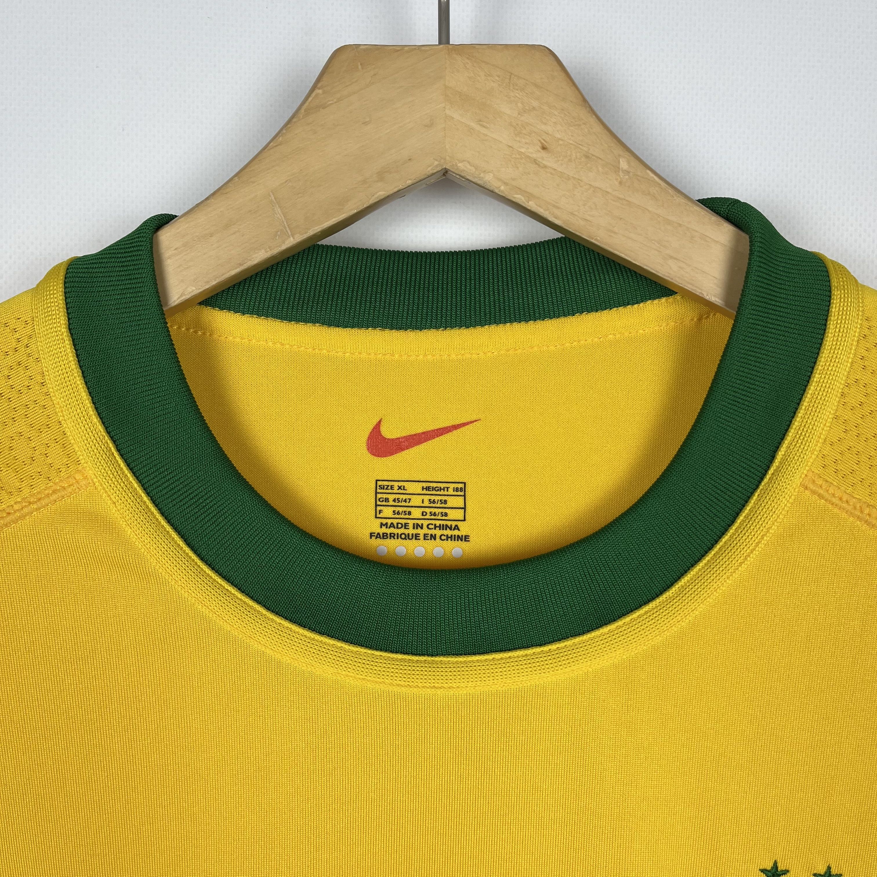 Nike Vintage Nike Brazil Home Soccer Jersey Shirt 2000/2002 Size US XL / EU 56 / 4 - 7 Thumbnail