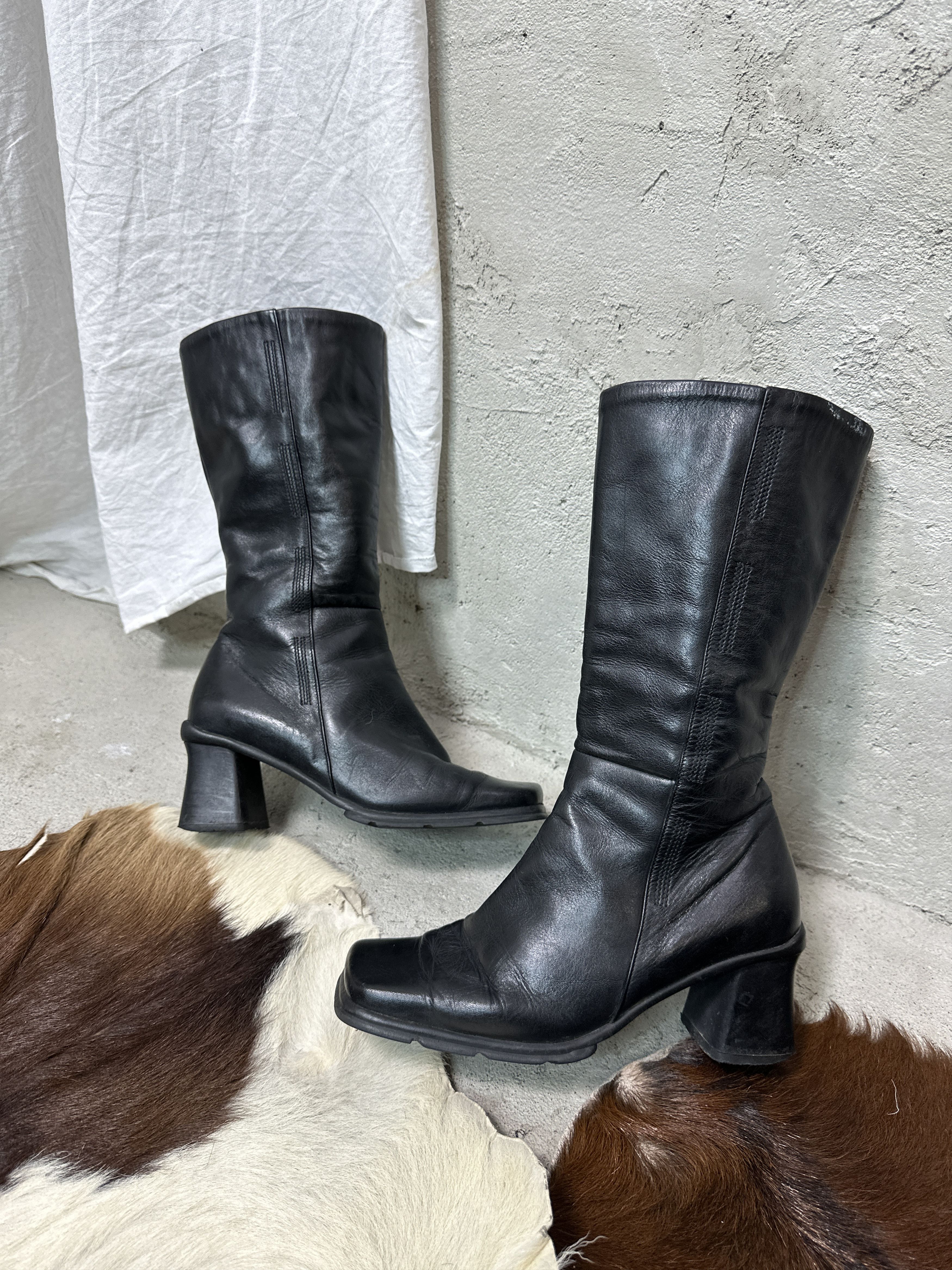 Vintage Vintage Real Leather Biker Grunge Square Toe Boots 00s Size US 7 / IT 37 - 1 Thumbnail