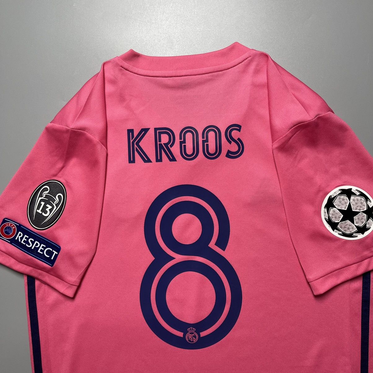 Vintage REAL MADRID ADIDAS 2020/2021 FOOTBALL AWAY JERSEY #8 KROOS Size US M / EU 48-50 / 2 - 9 Thumbnail