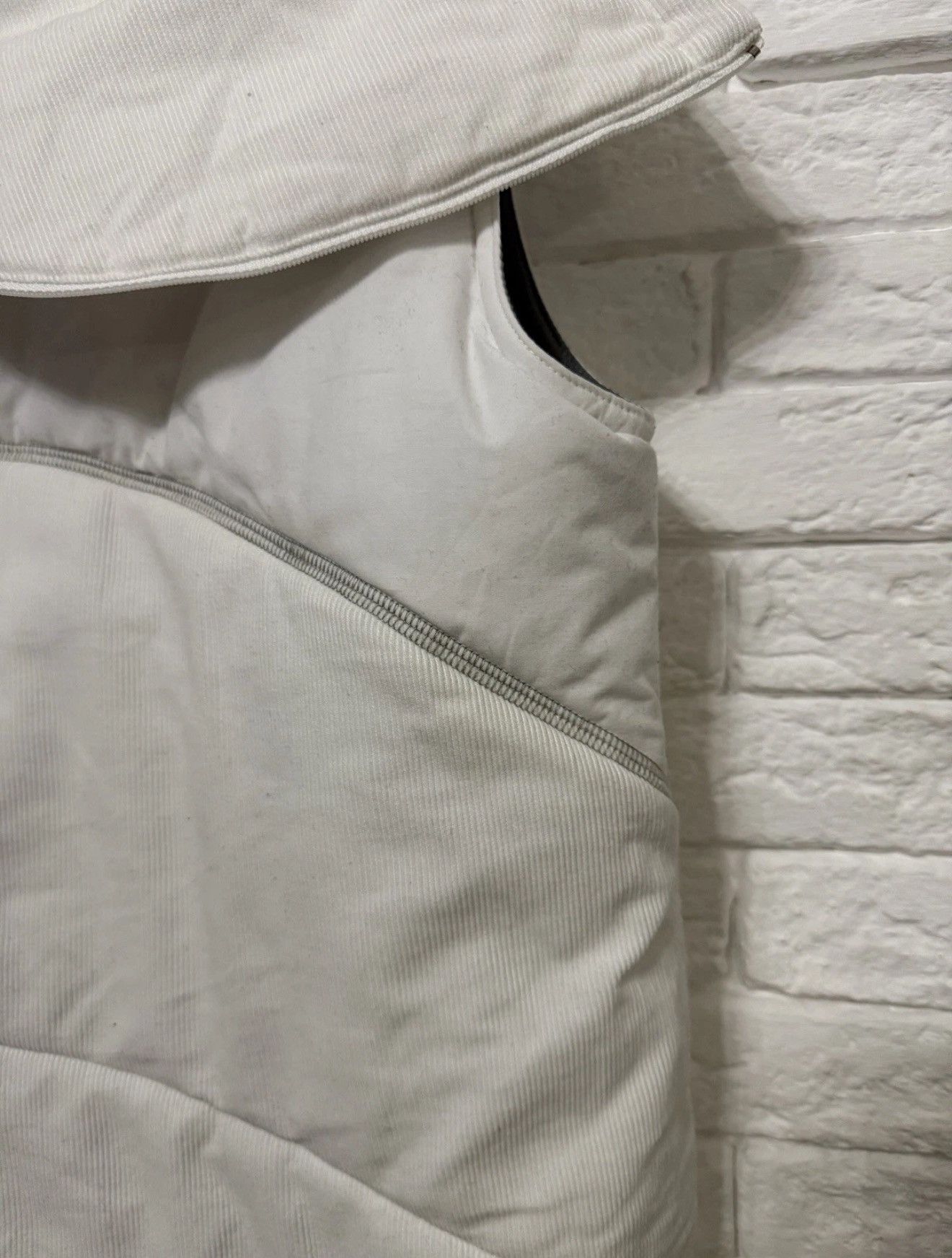 Nike Rare Vintage Nike UpTempo Puffer Vest White With Sptit Hood Size US M / EU 48-50 / 2 - 3 Thumbnail