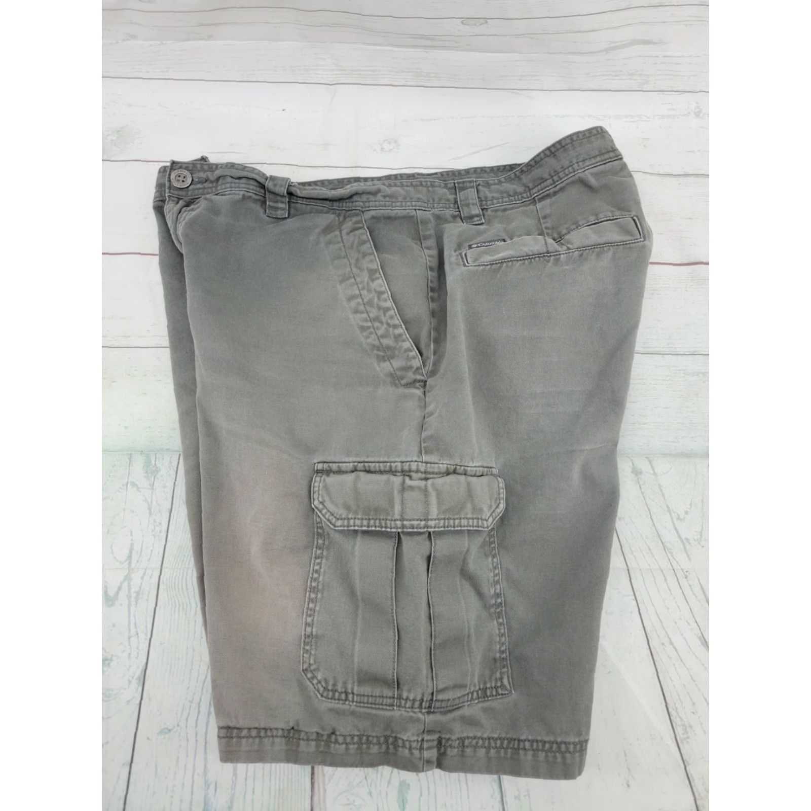 Vintage Columbia Mens Cargo Shorts Gray 38W/10In 100% Cotton Pockets Casual Pain Distressed Faded Distressed Style Cargo Mens Shorts Size US 38 / EU 54 - 7 Thumbnail