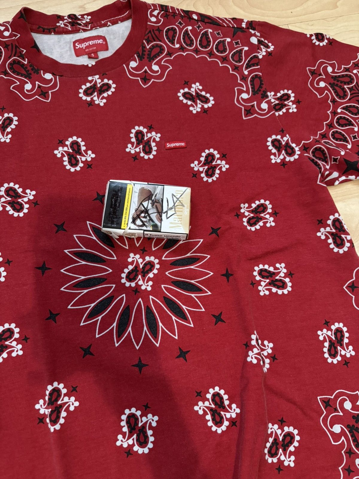 Supreme 2021 Supreme Red Bandana Tee Size US S / EU 44-46 / 1 - 3 Thumbnail