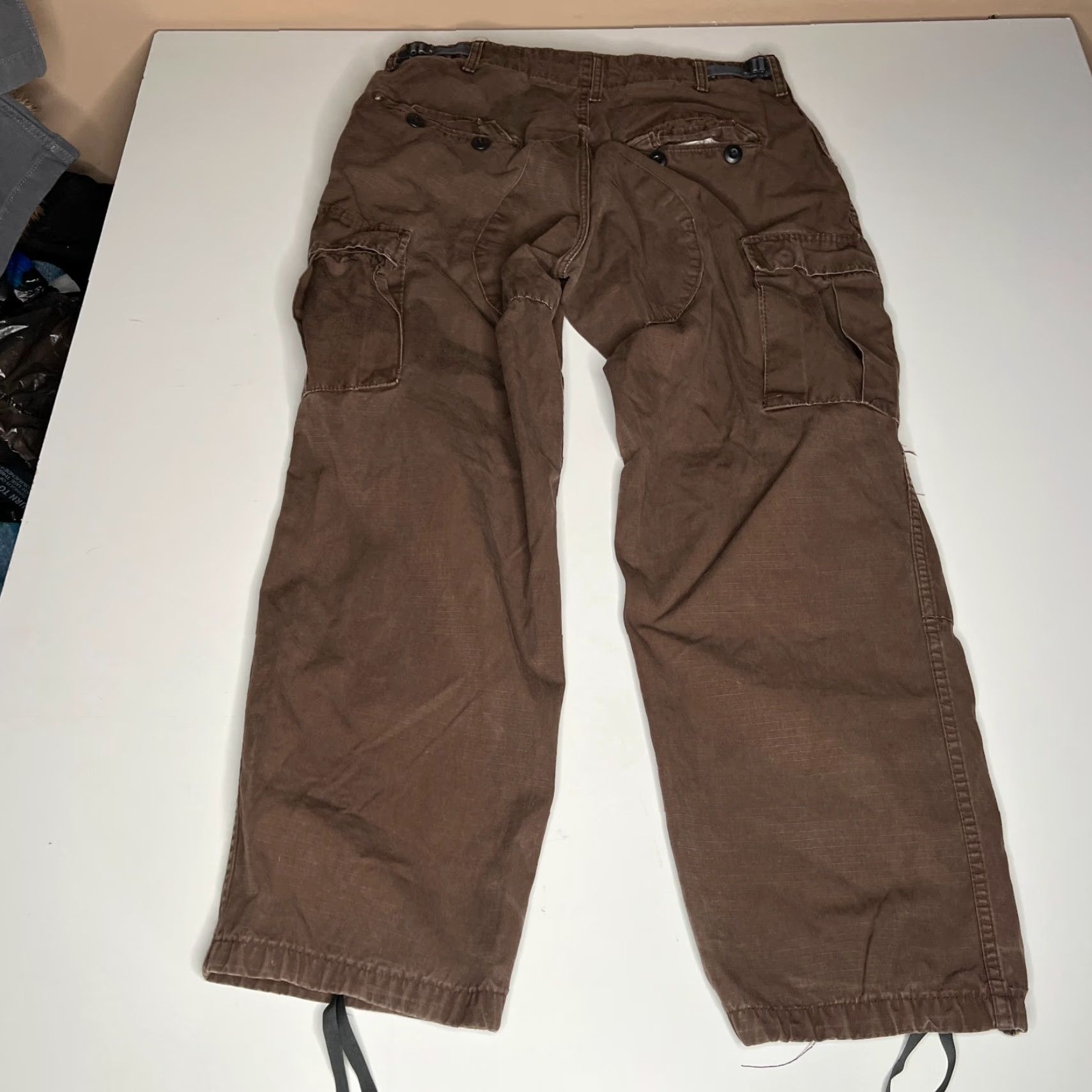 Vintage VINTAGE U.S. Military Cargo Trousers Pants Brown 100% Cotton NSN 8415-01-084-1713 Medium Regular Men cargo pockets Drawstring cuffs USA Size US 31 - 7 Thumbnail