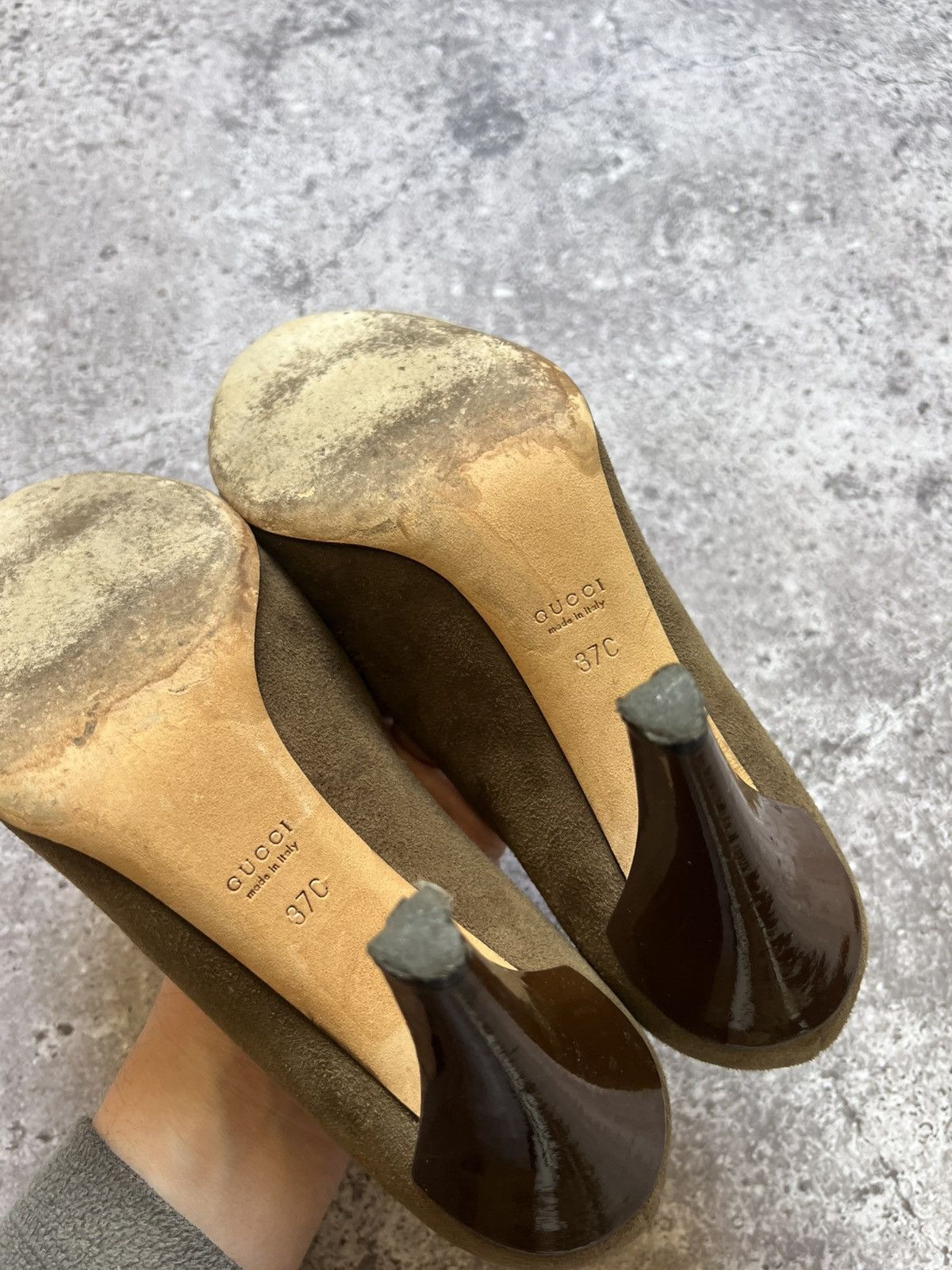 Gucci × Tom Ford × Vintage Vintage Gucci Olive Suede Heels Designer Italy Size US 7 / IT 37 - 10 Thumbnail
