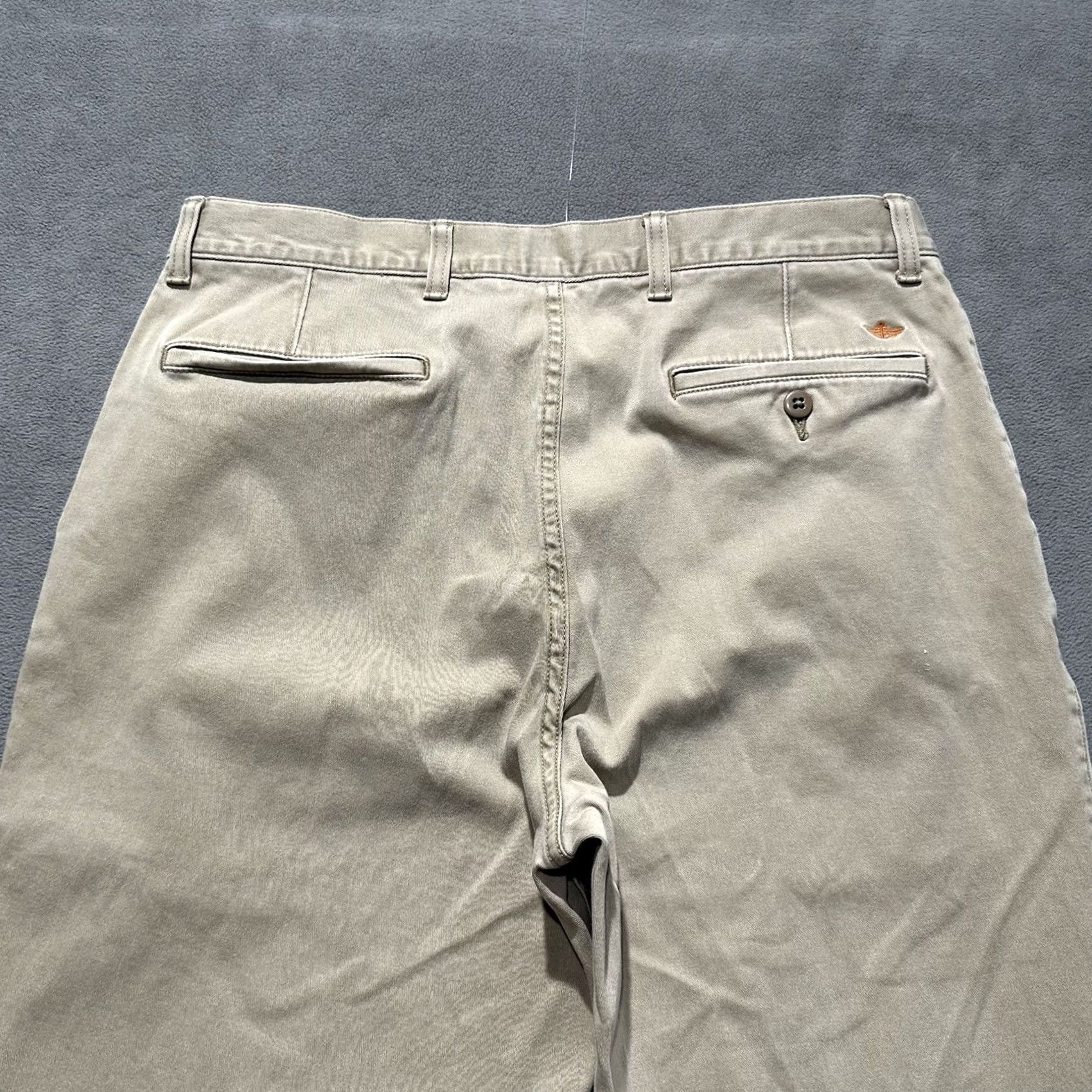 Dockers DOCKERS BeigE Khaki Flat Front Pants Mens 34x34 Straight Fit Classic Khakis Logo Preppy EUC Size US 34 / EU 50 - 4 Thumbnail