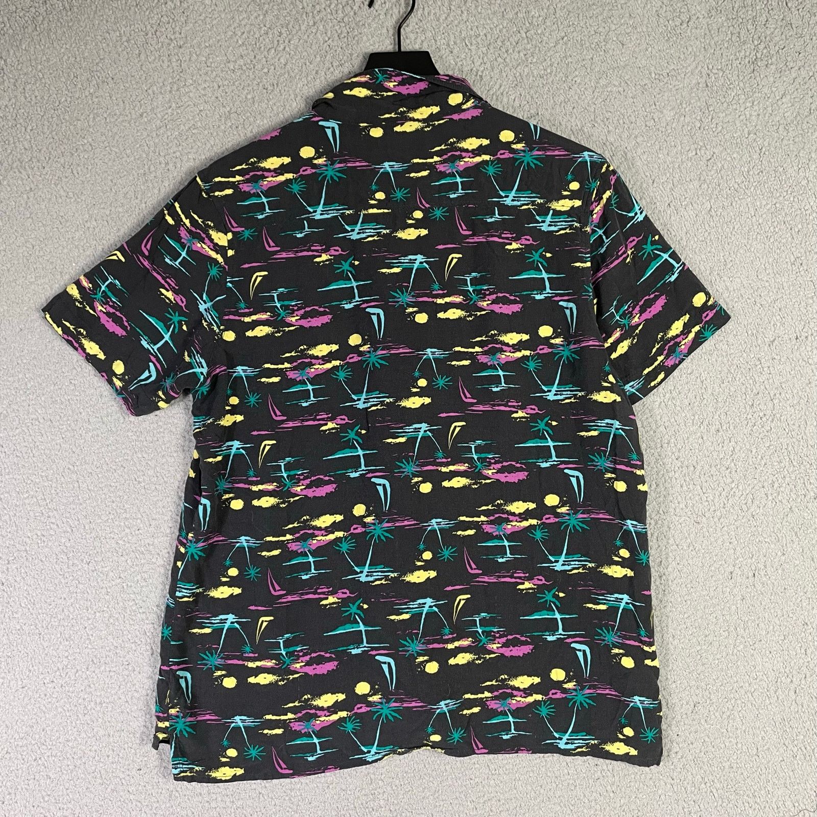 UNIONBAY Unionbay Tropical Print Short Sleeve Shirt Rayon Medium Size US M / EU 48-50 / 2 - 5 Thumbnail