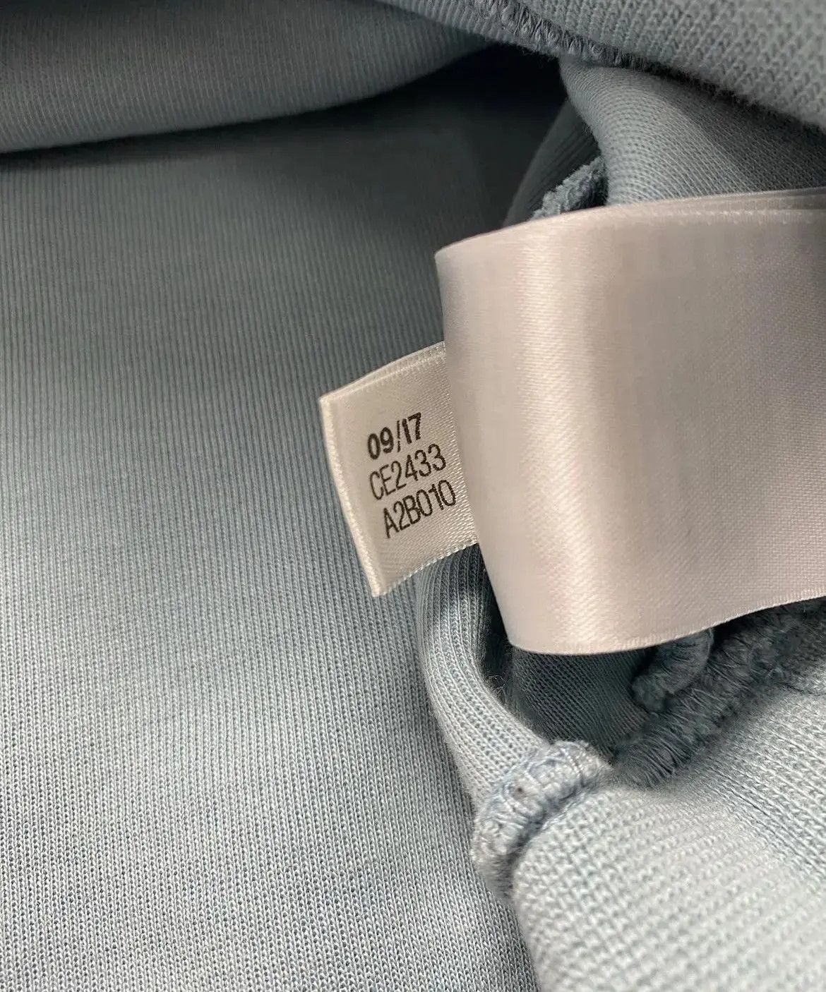 Adidas Adidas Center Logo Sweatshirt Size S / US 4 / IT 40 - 4 Thumbnail