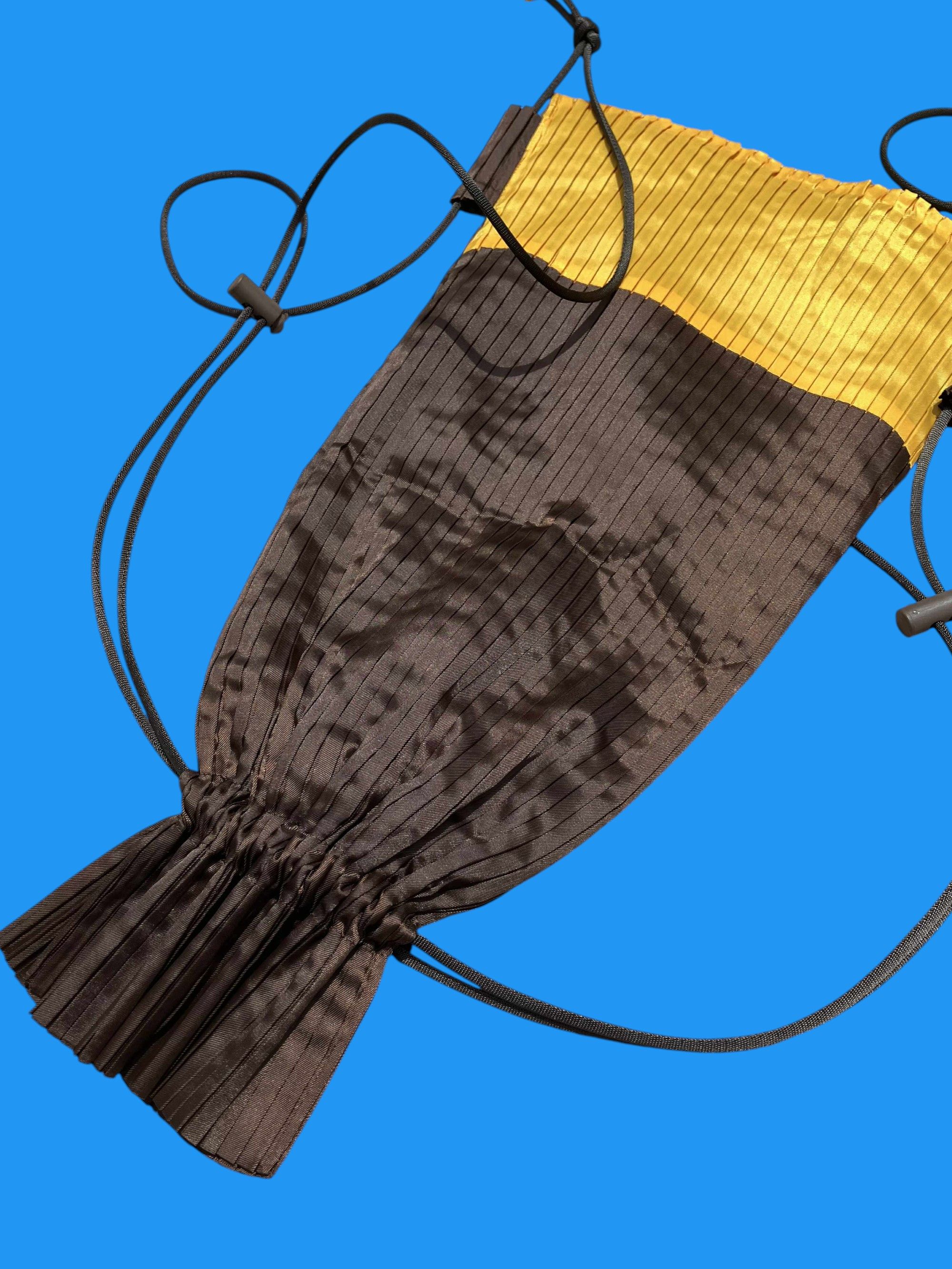 Issey Miyake Issey Miyake me NEW Drawstring Bag Backpack Unisex Bag Brown Size ONE SIZE - 1 Thumbnail