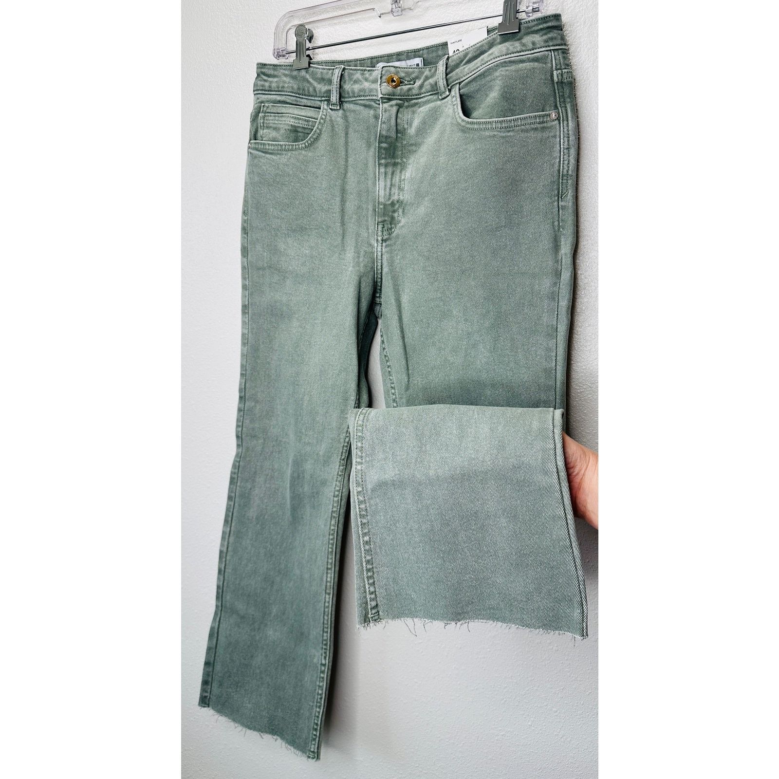 Zara NWT Zara Olive Mini Flare High Rise Flare Leg Ankle Jean 10 Size 32" / US 10 / IT 46 - 1 Thumbnail
