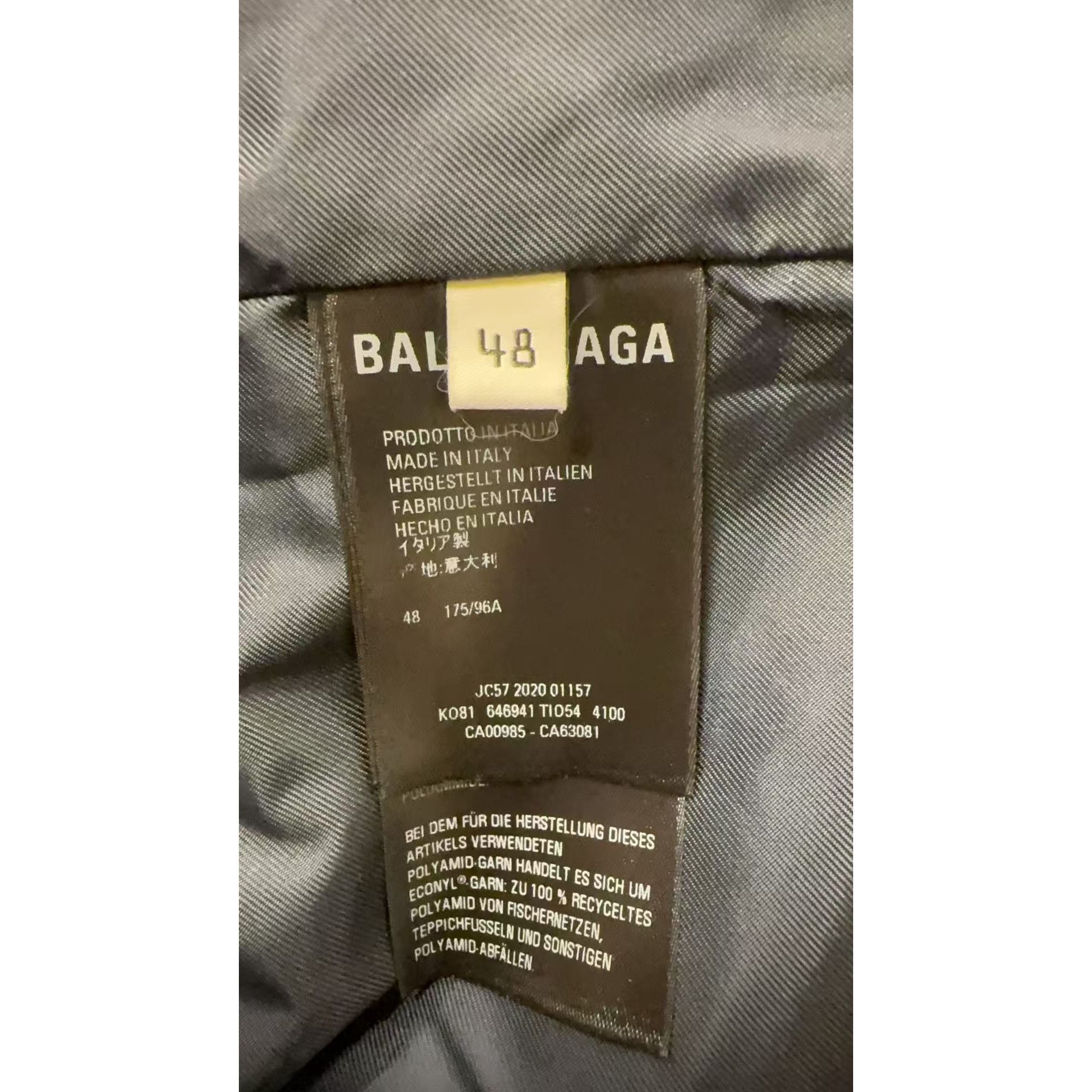 Balenciaga Balenciaga Black Hooded Lightweight Jacket 48 With Multiling Size US M / EU 48-50 / 2 - 5 Thumbnail