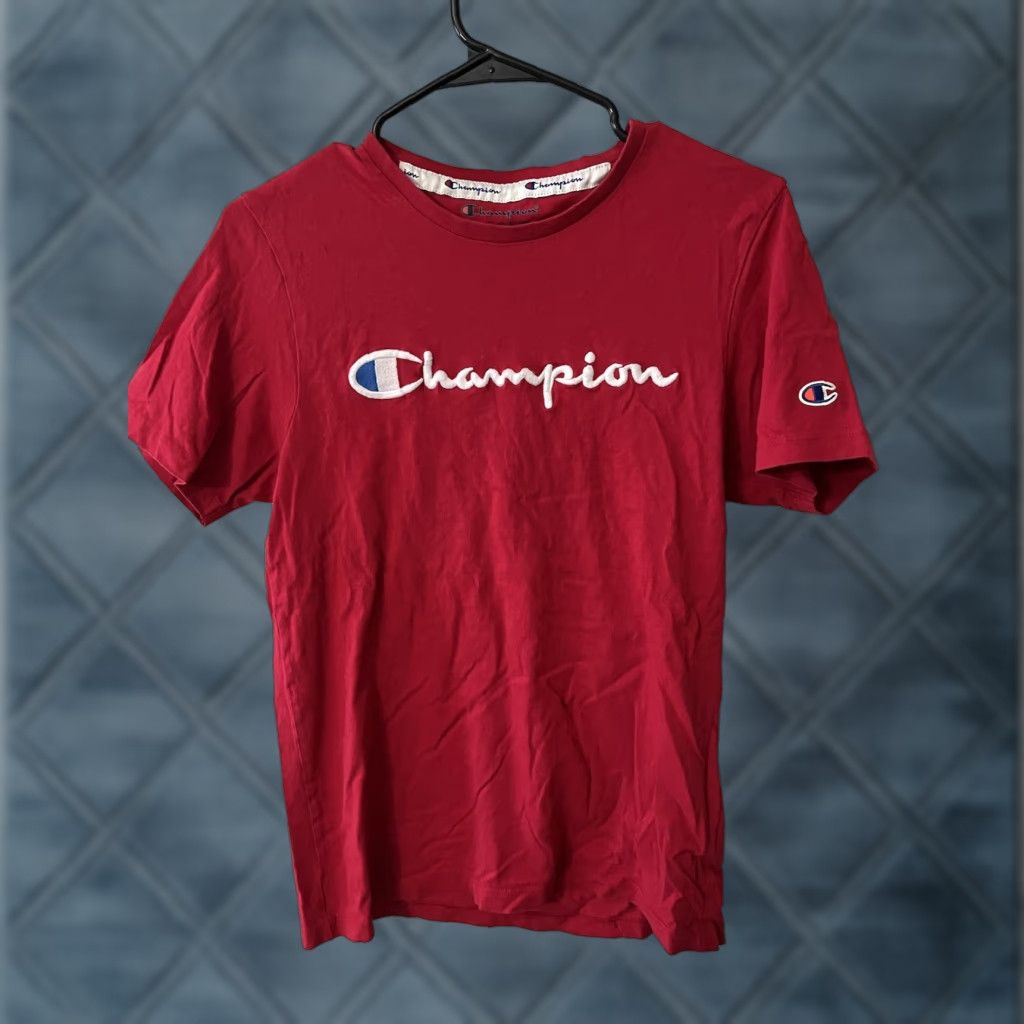 Champion Champion T-Shirt Women XS Red Logo Short Sleeve Crew Neck Pullover Casual Size XS / US 0-2 / IT 36-38 - 1 Thumbnail