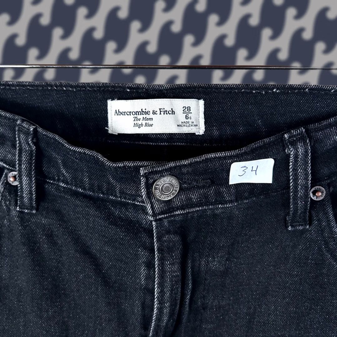 Abercrombie & Fitch Abercrombie & Fitch The Mom High Rise Distressed Jeans Black 28/6S AF75654 Jeans 28in Inseam 5-Pocket Womens Distressed 90s Grunge Size 28" / US 6 / IT 42 - 1 Thumbnail
