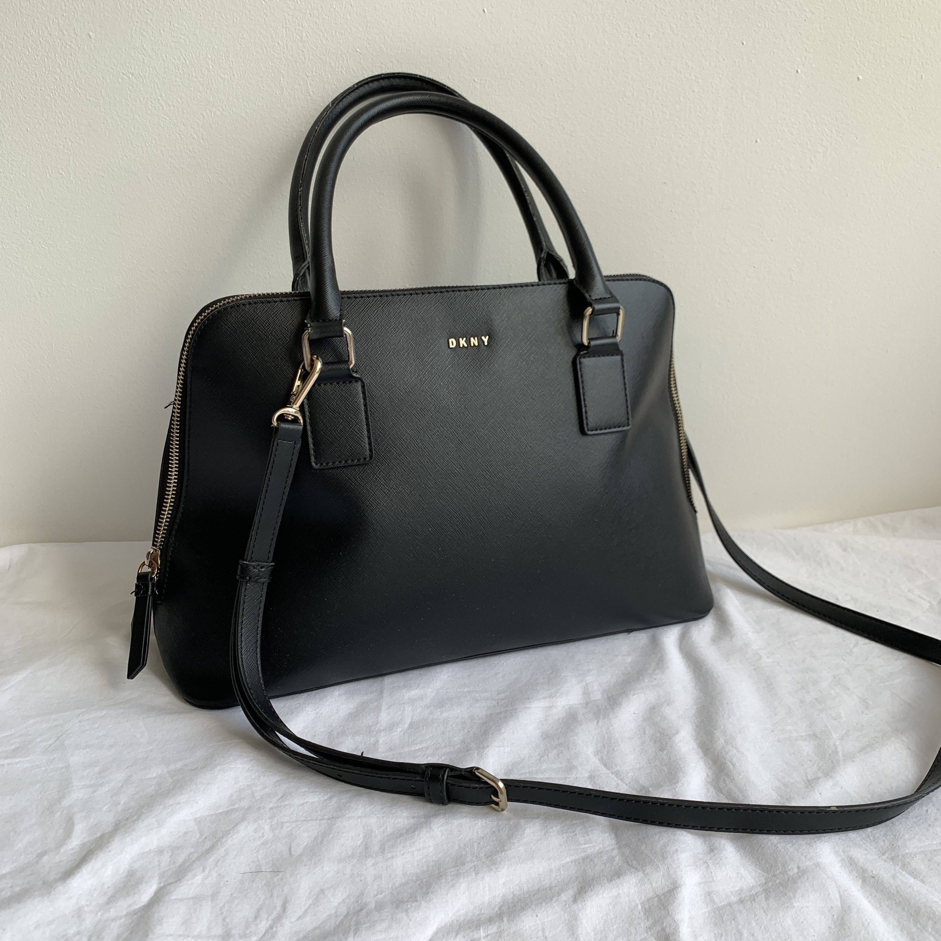 Dkny Donna Karan New York Women's Shoulder Crossbody Bag in Black
