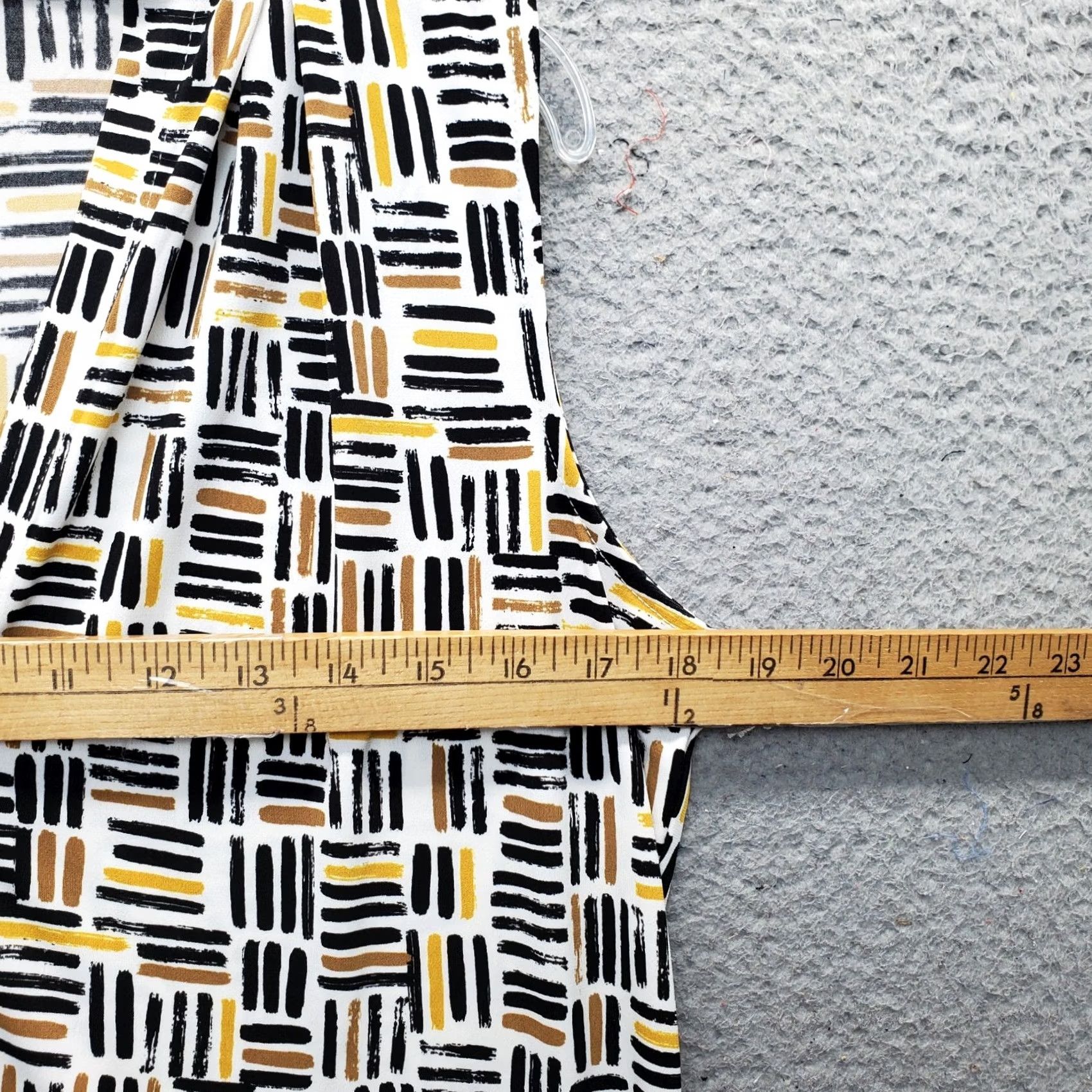 Calvin Klein Calvin Klein Blouse Womens M Geometric Stretch V-Neck Pullover Shirt Shirt Womens M Geometric Multicolor Blouse Size M / US 6-8 / IT 42-44 - 4 Thumbnail