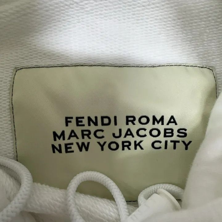 Fendi Fendi White Cropped Hoodie with Logo Print -2507 Size M / US 6-8 / IT 42-44 - 5 Thumbnail