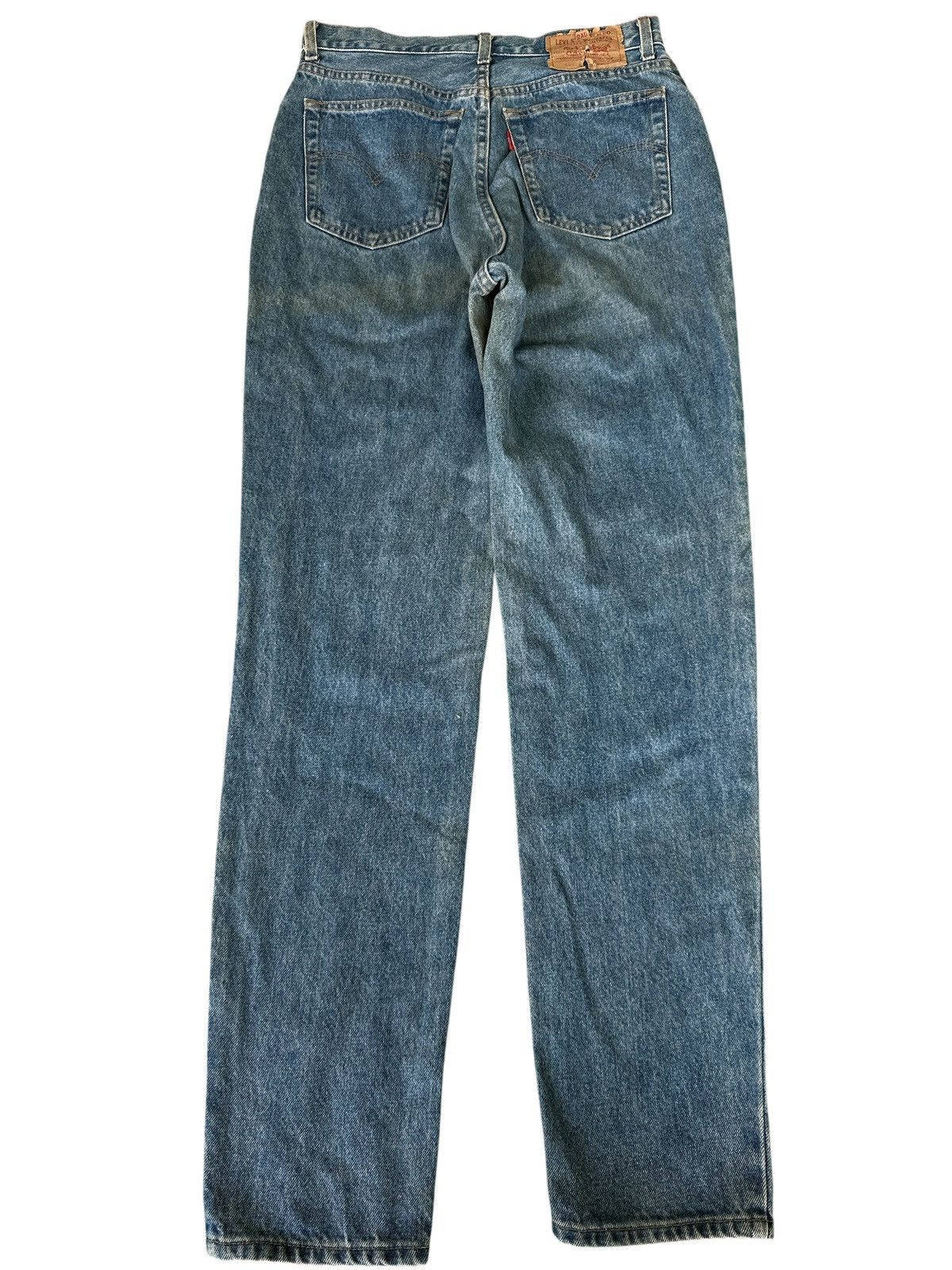 Levi's Vintage Levis Light Washed Made In New Zealand 30x44 Size US 30 / EU 46 - 2 Thumbnail