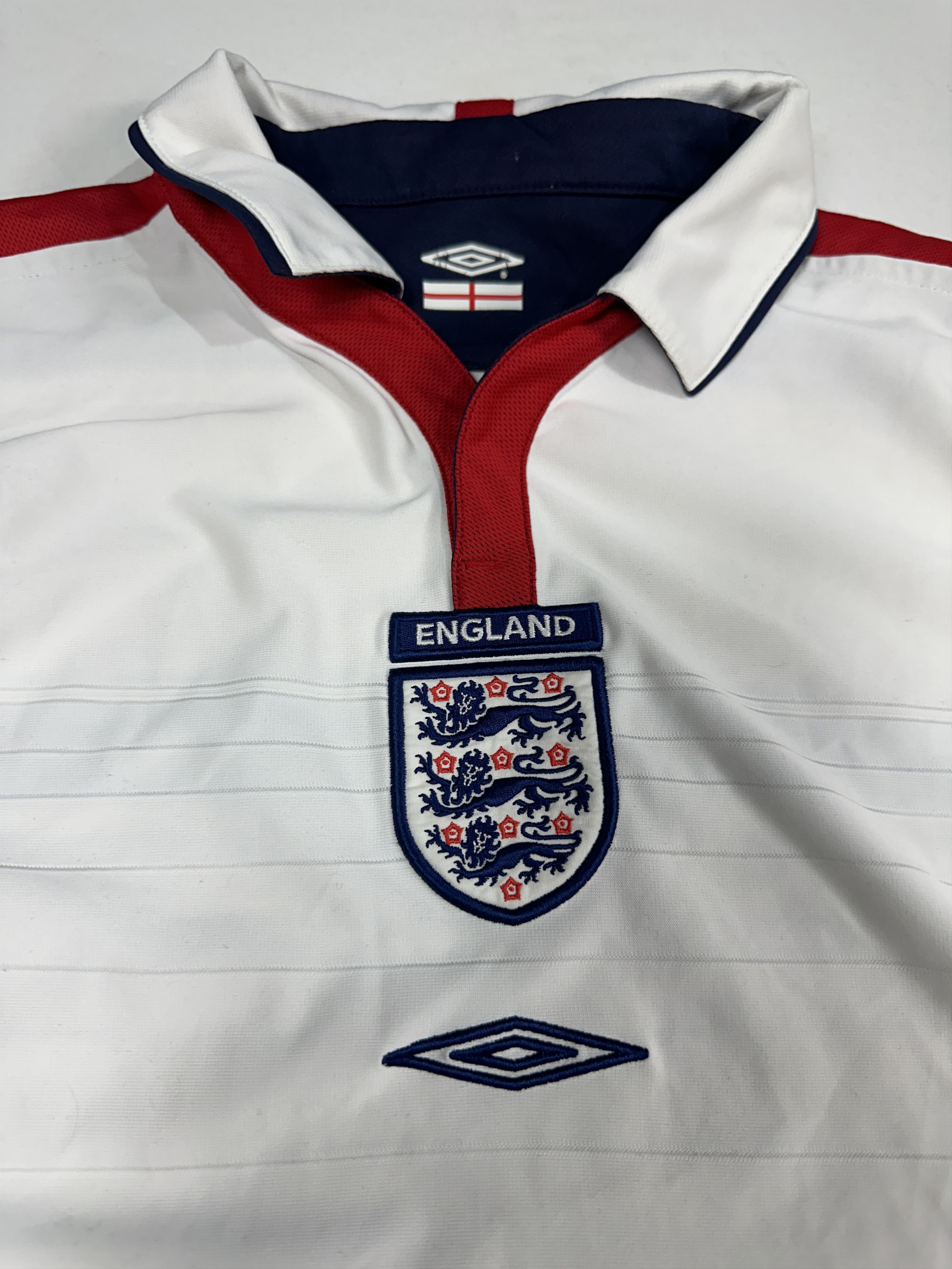 Umbro England 2003-2005 Umbro size M, fits better a Small Size US M / EU 48-50 / 2 - 8 Thumbnail