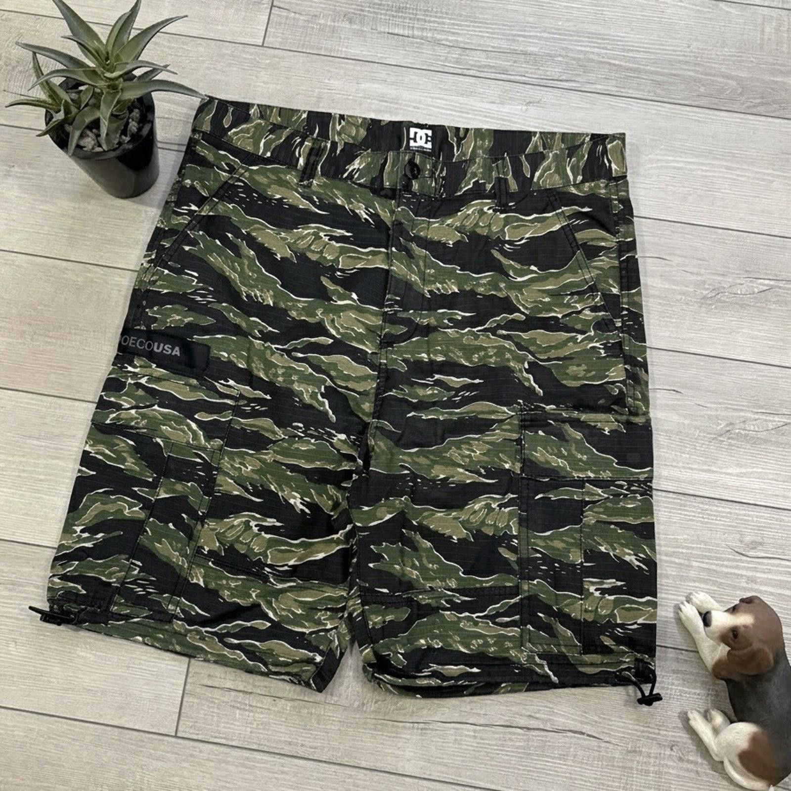 Other Y2K DC Shoes Camo Cargo Shorts Mens 34 Skate Streetwear Size US 34 / EU 50 - 1 Thumbnail