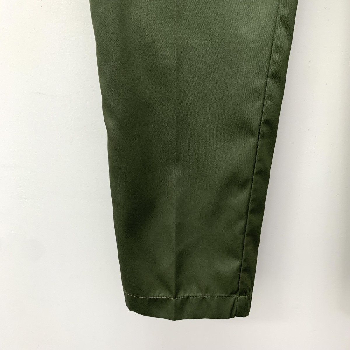 Prada Prada Army Green Triangle Logo Casual Pants K26WX Size US 32 / EU 48 - 5 Thumbnail