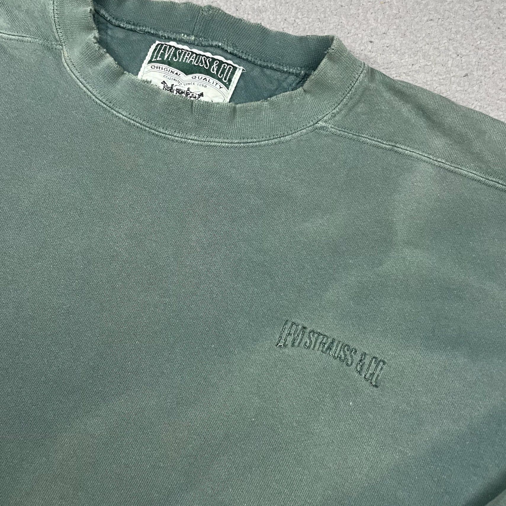 Levi's VINTAGE Levi’s Sweatshirt Mens M Green Sun Fade Distressed Logo 90s USA Pullover Casual Rock Size US M / EU 48-50 / 2 - 3 Thumbnail