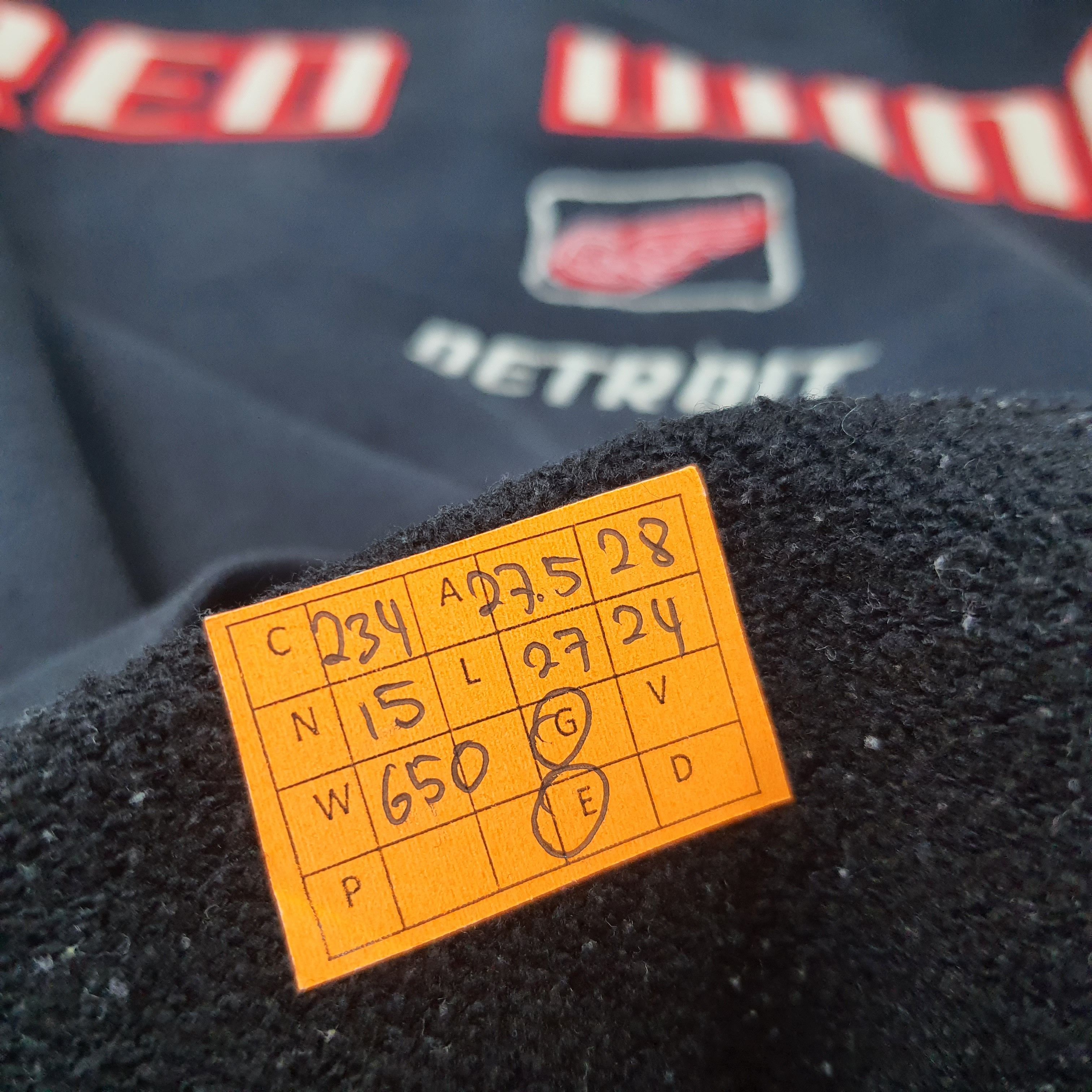 NHL × Nike × Vintage Vintage NIKE Center NHL Detroit Sports Sweatshirt C234N15 Size US XXL / EU 58 / 5 - 9 Thumbnail
